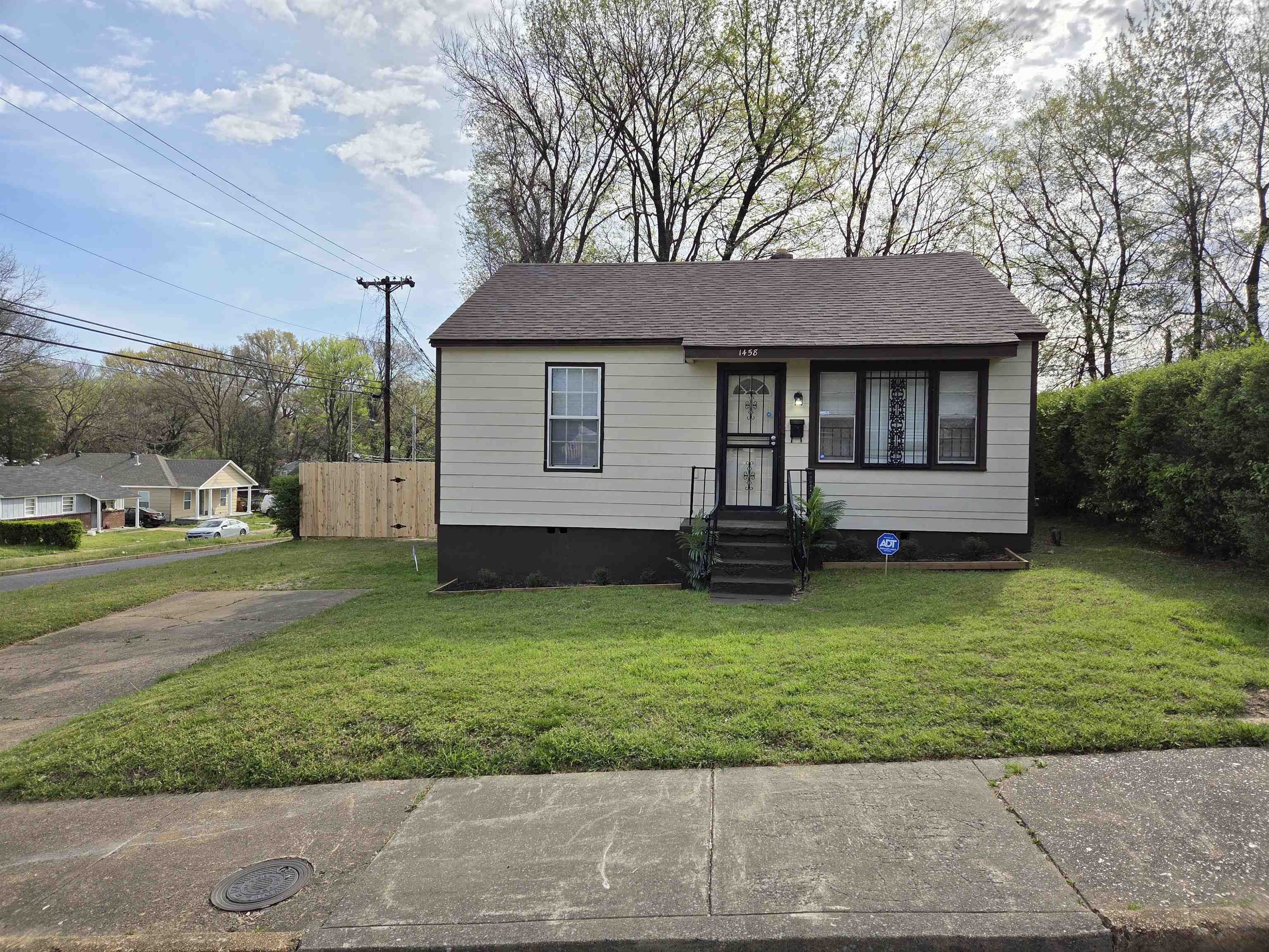 1458 STEVENSON ST Property Photo 1