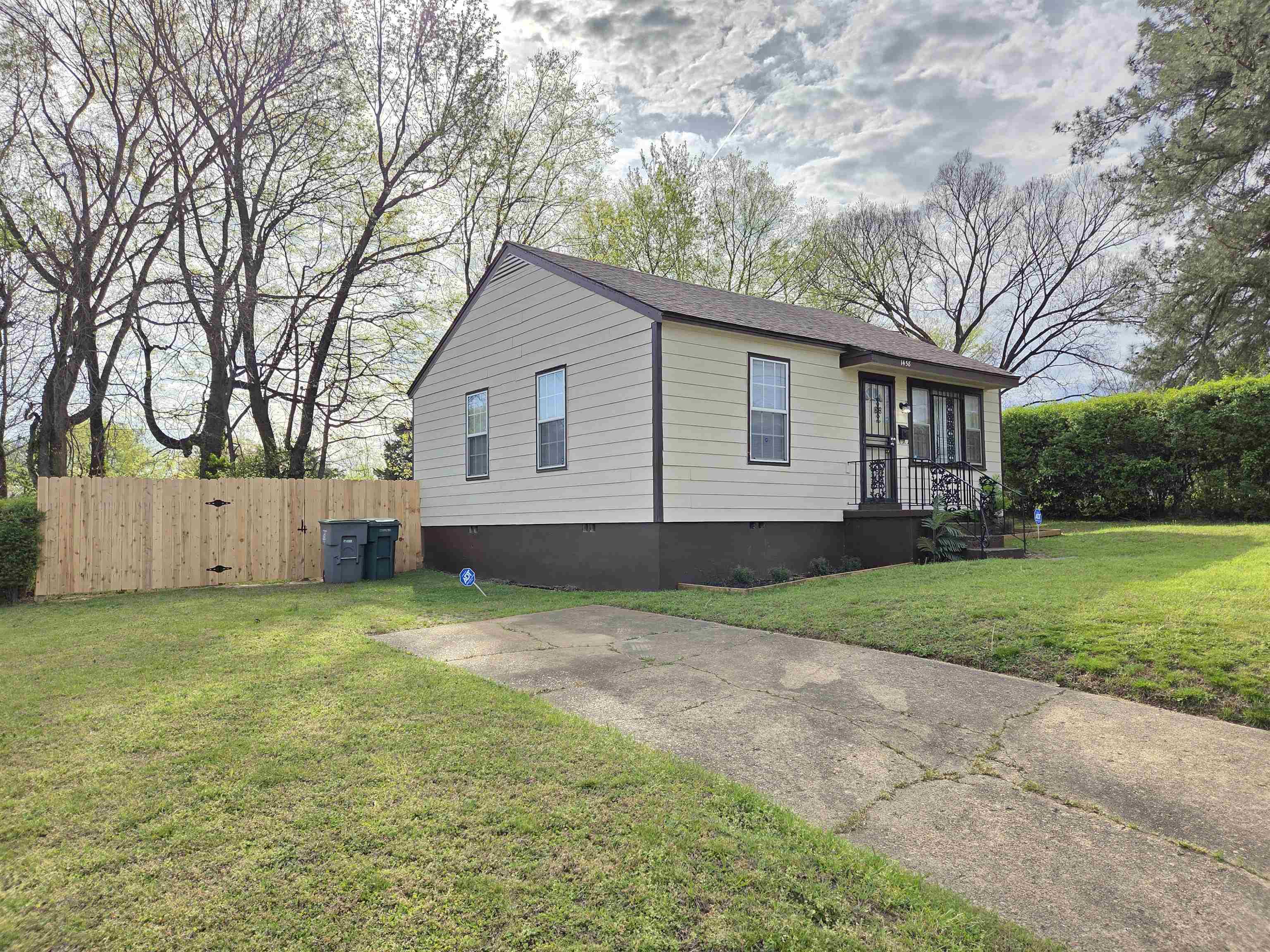 1458 Stevenson St Property Photo 2