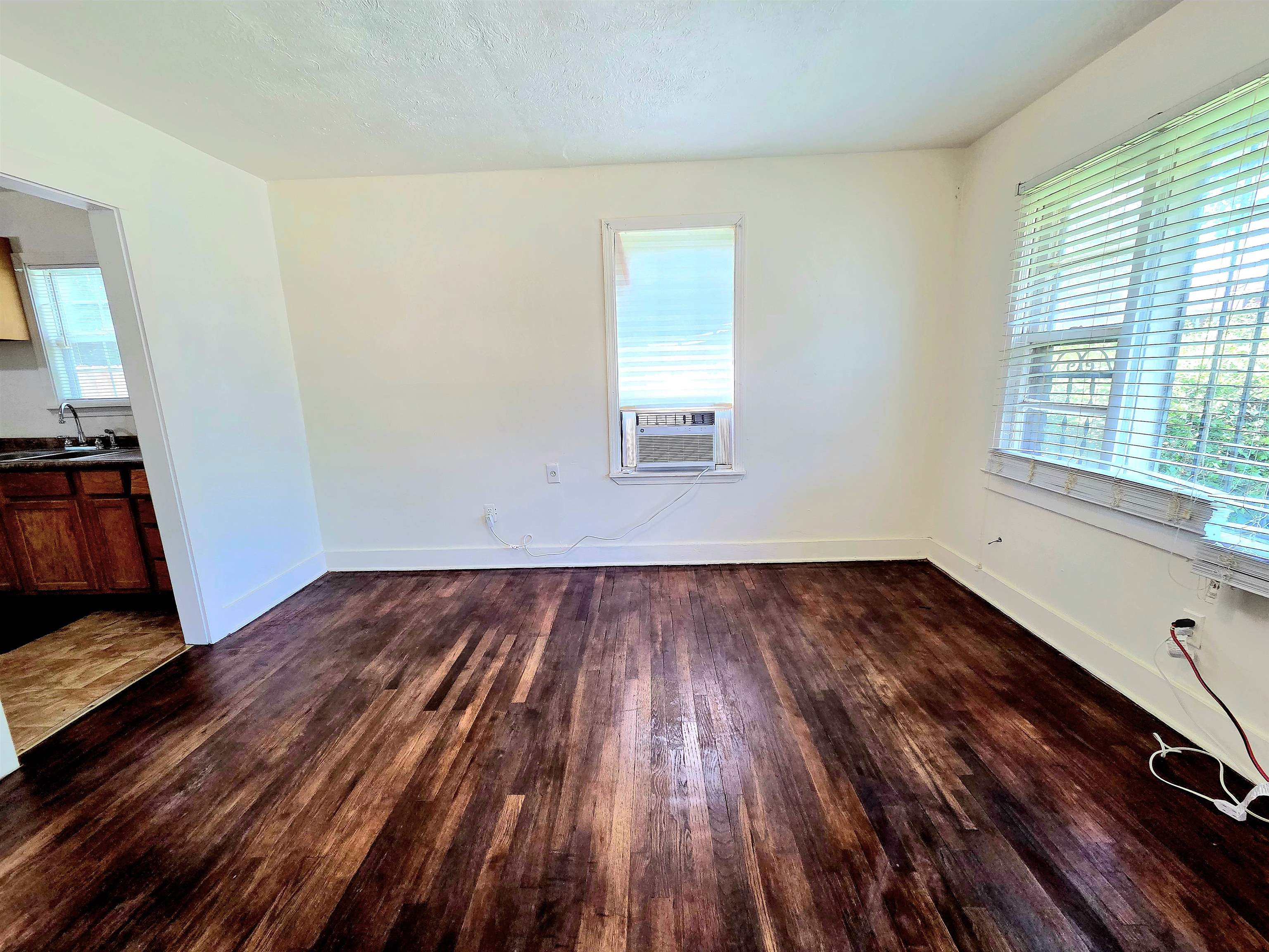 1458 Stevenson St Property Photo 4