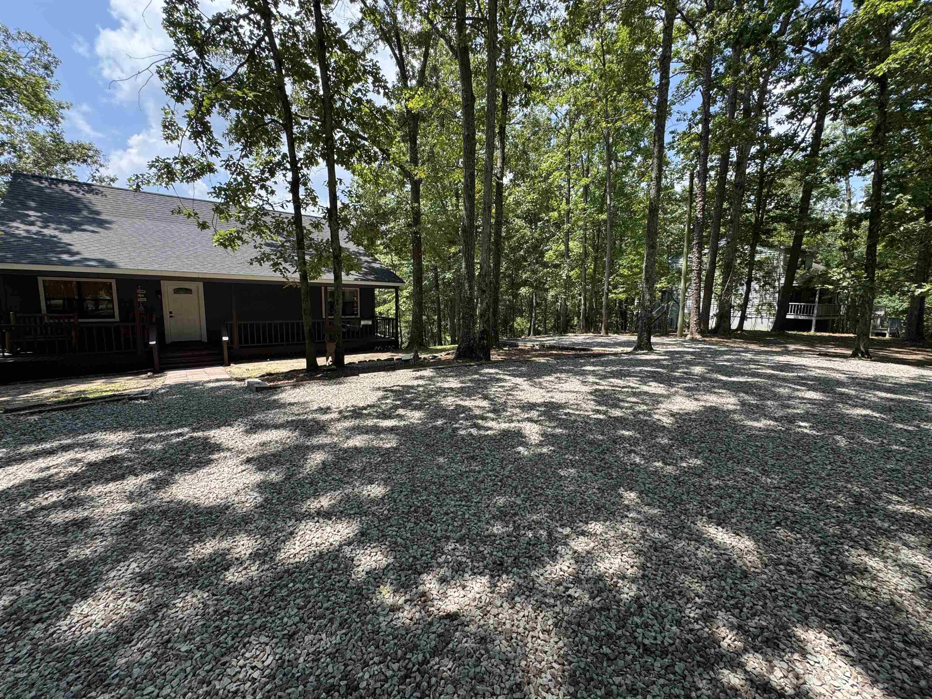 410 Murray Ln Property Photo 3