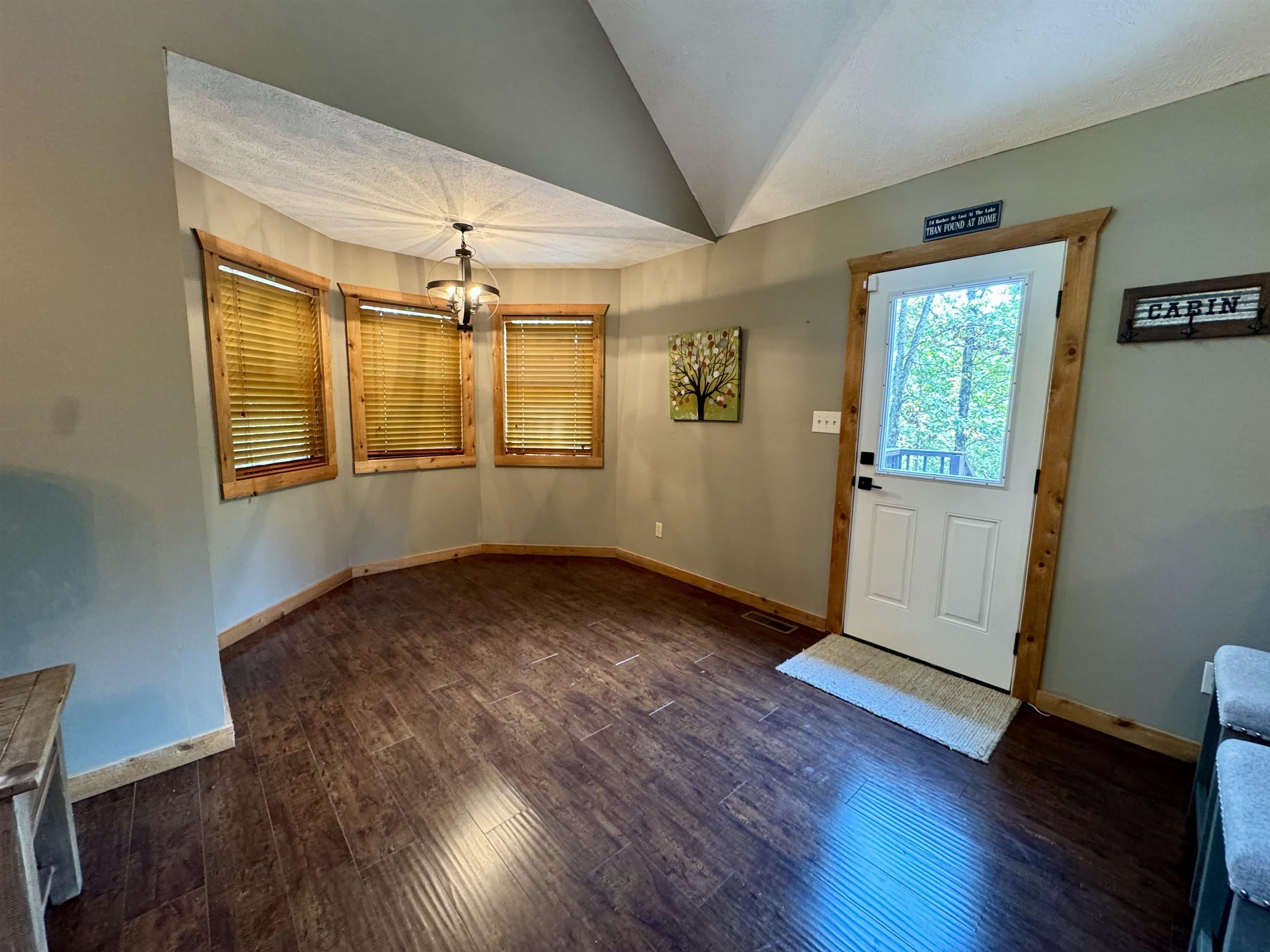 410 Murray Ln Property Photo 16
