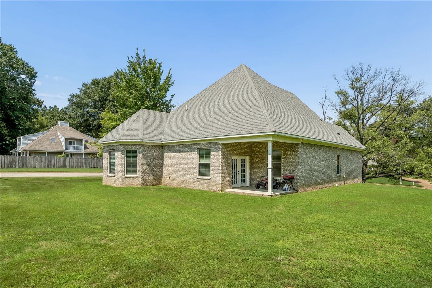 8867 E Hampton Court Dr Property Photo 22