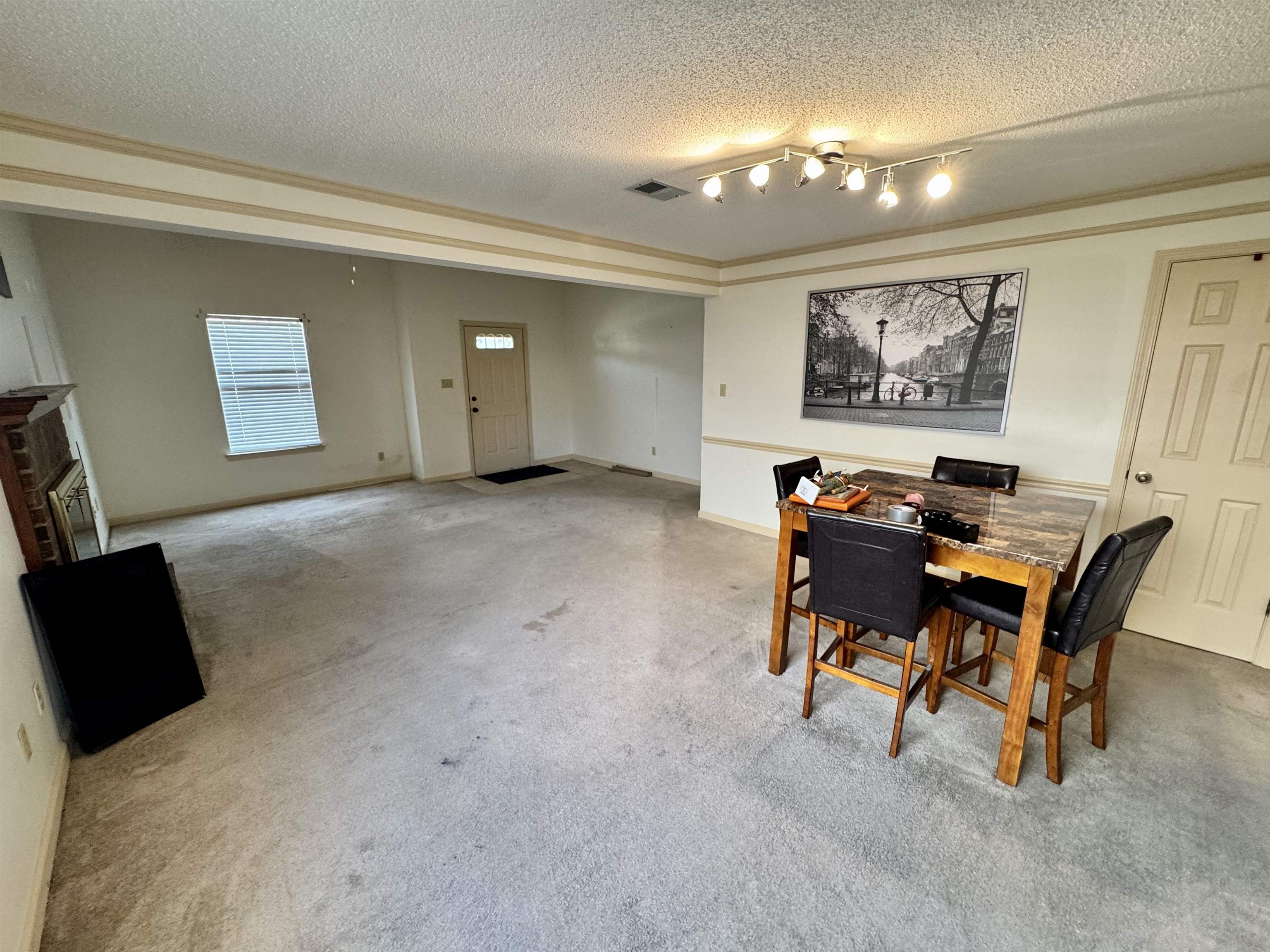 5823 Grassy Valley Dr Property Photo 5