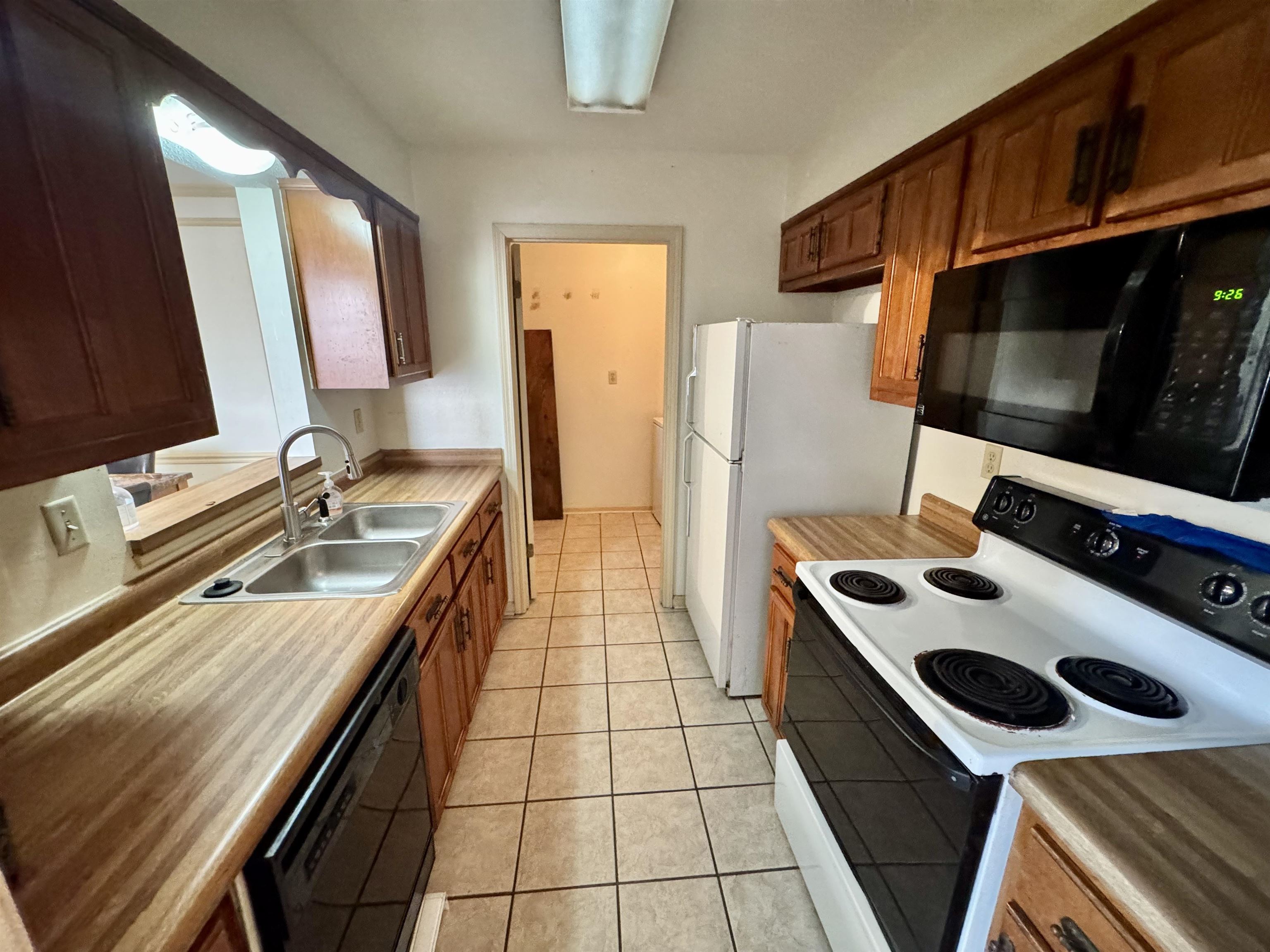 5823 Grassy Valley Dr Property Photo 6