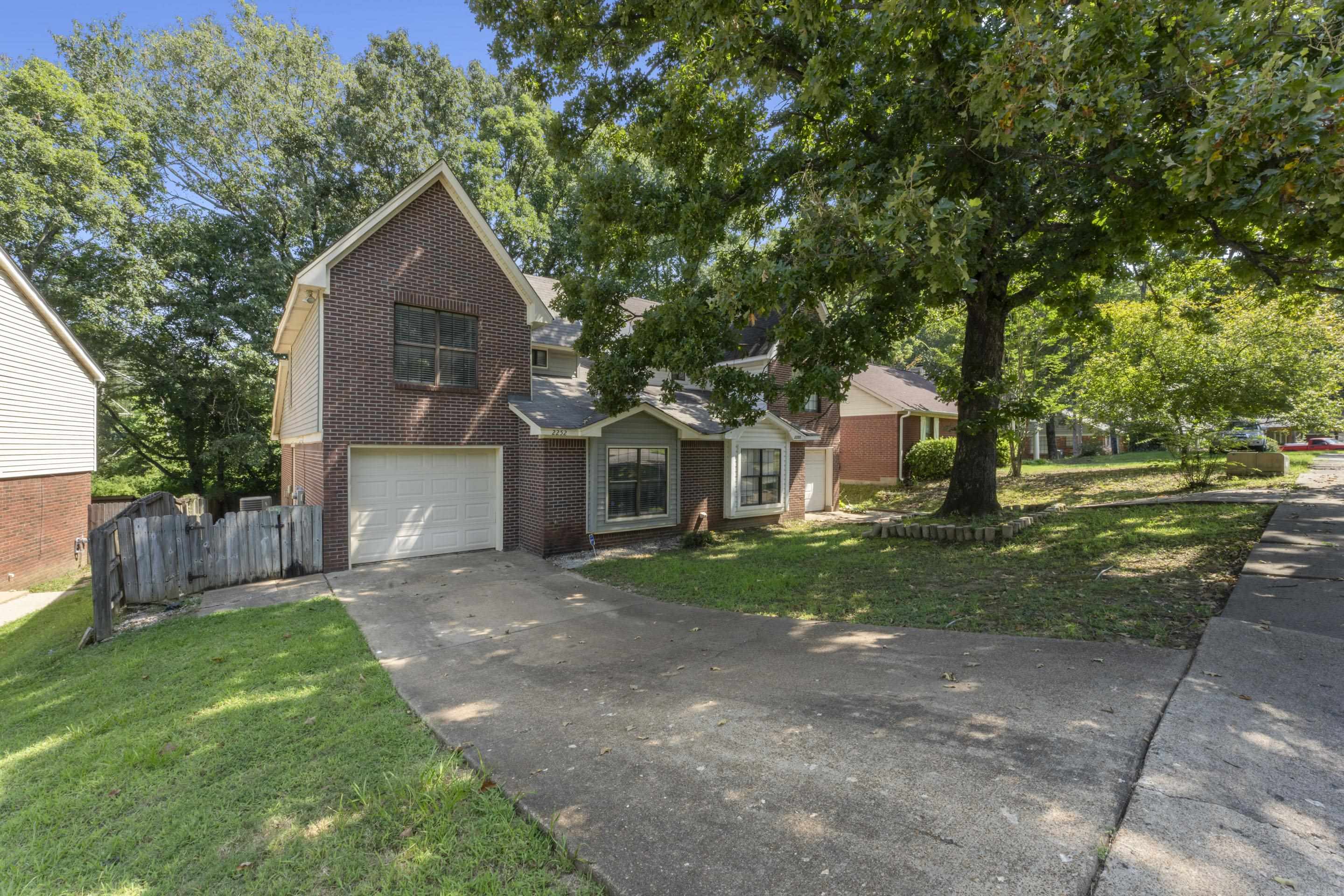 2252 Mangum Rd Property Photo 2