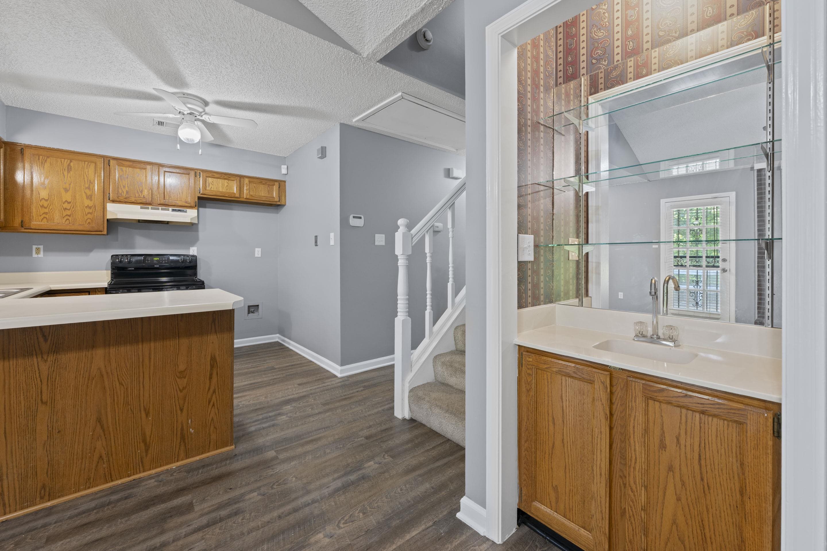 2252 Mangum Rd Property Photo 8