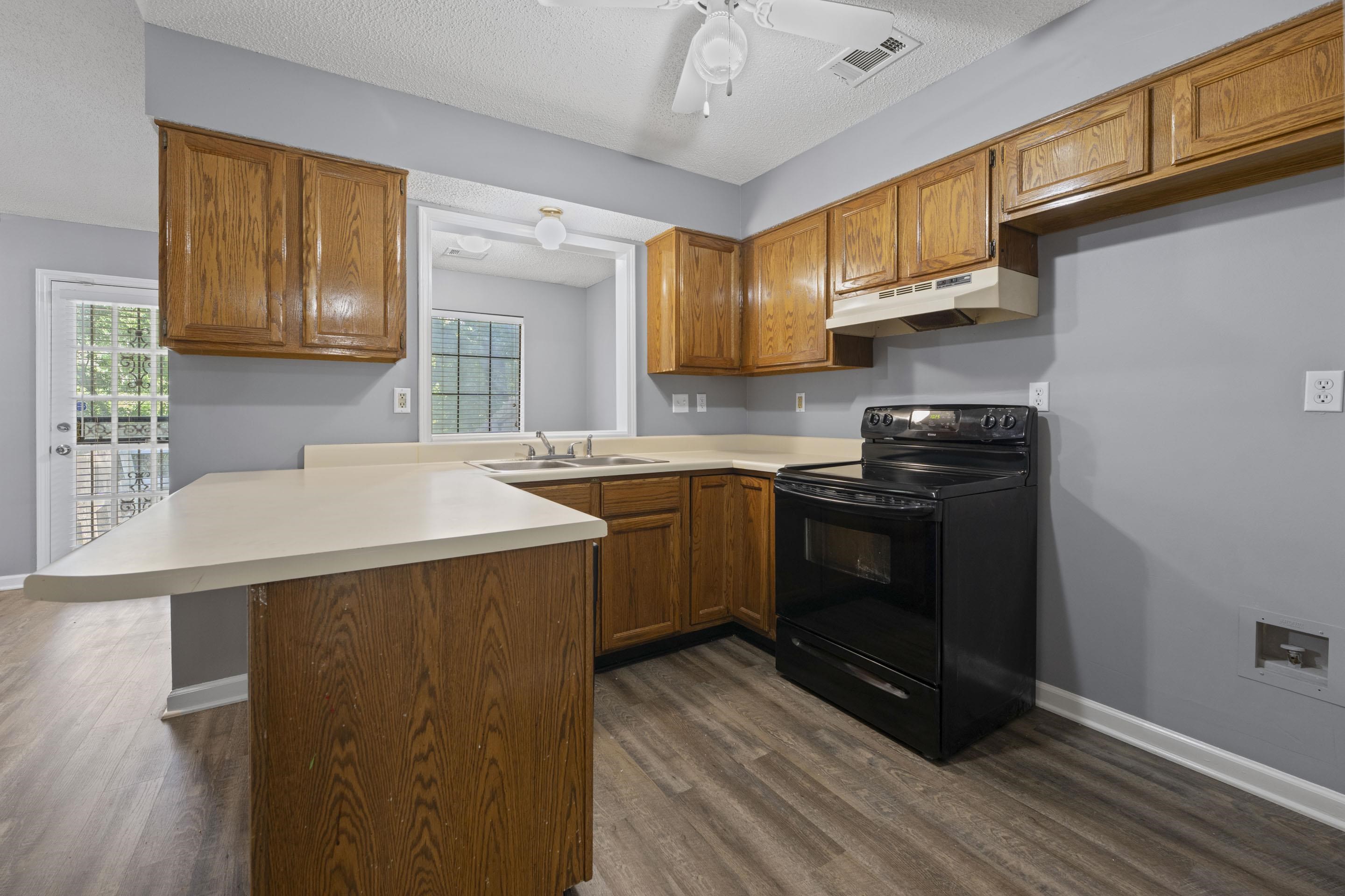 2252 Mangum Rd Property Photo 9