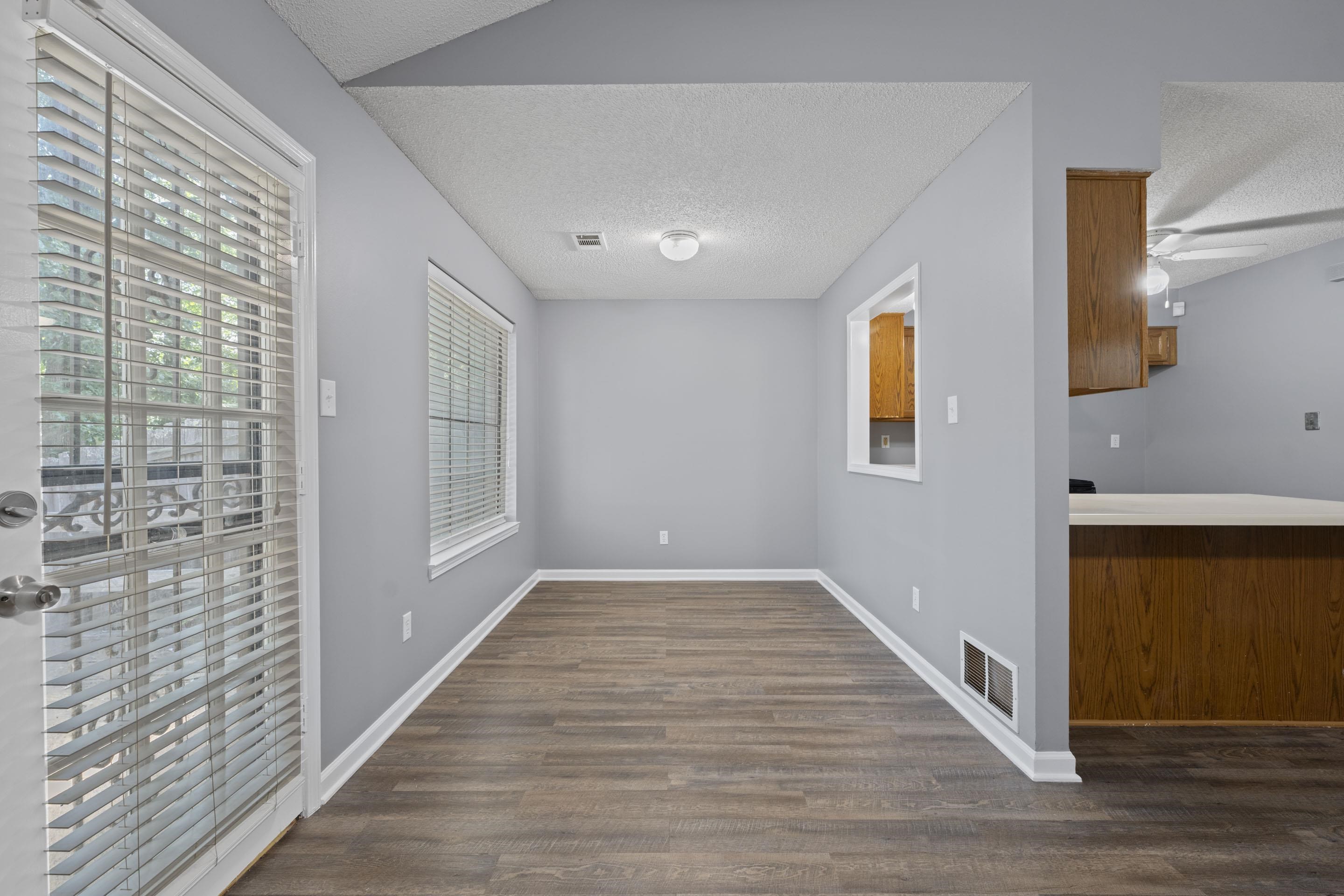 2252 Mangum Rd Property Photo 12