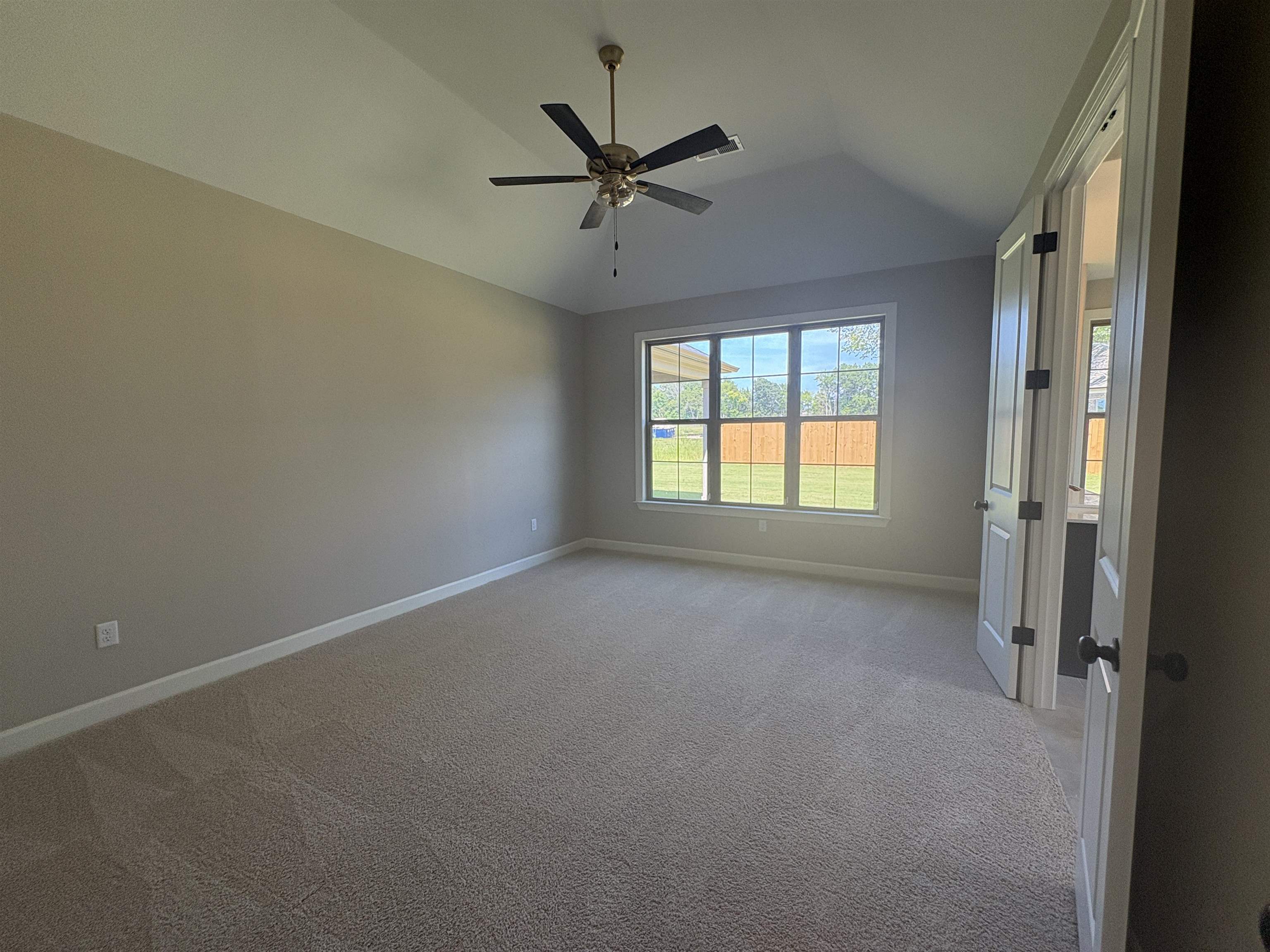 125 Brook Manor Dr Property Photo 7