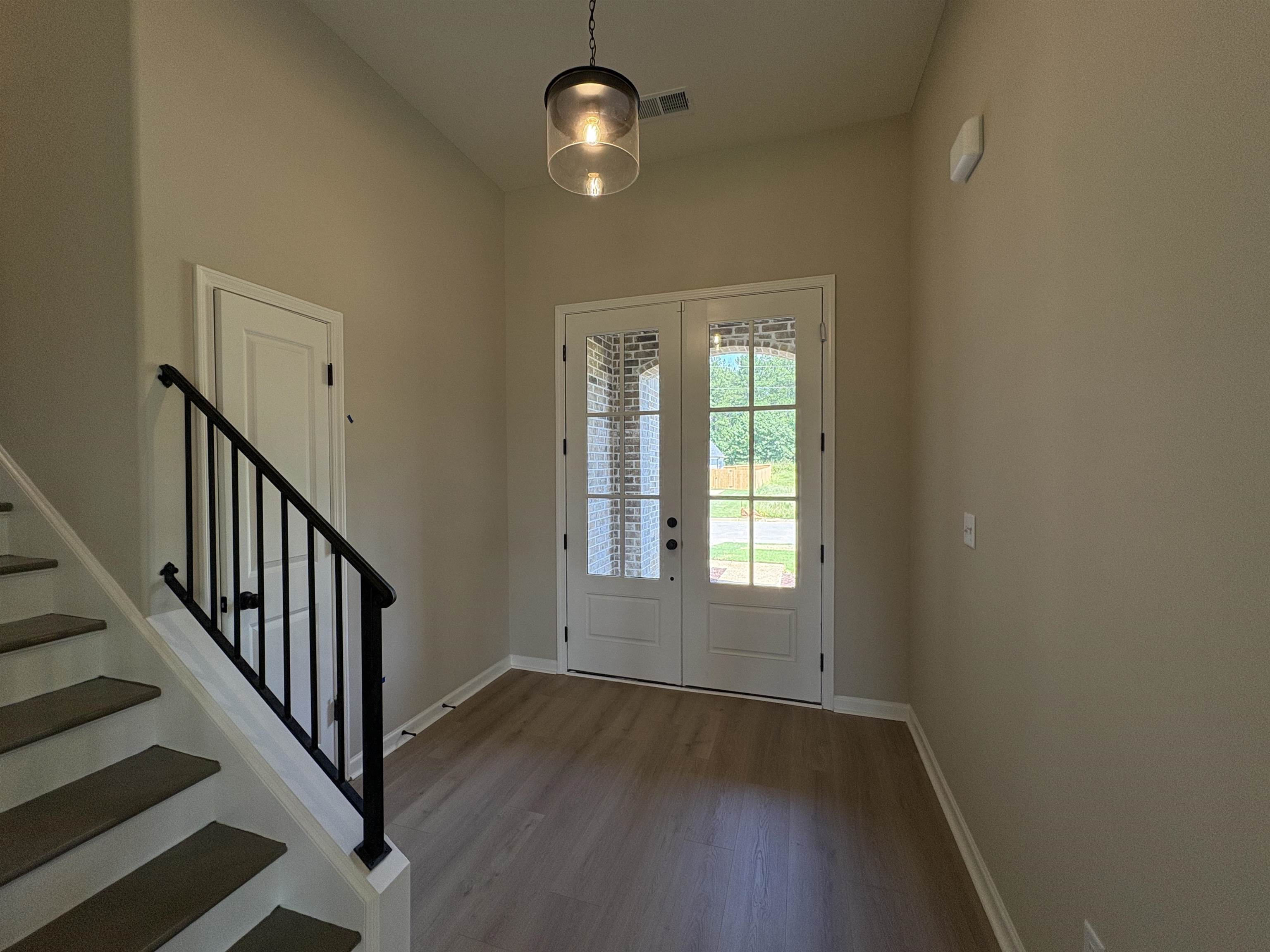 90 Ridgefield Dr Property Photo 2