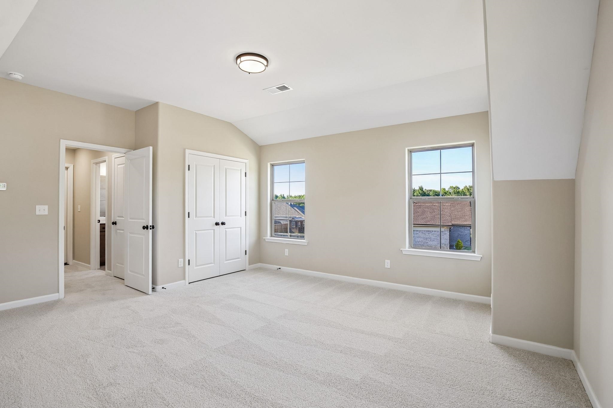 90 Ridgefield Dr Property Photo 2