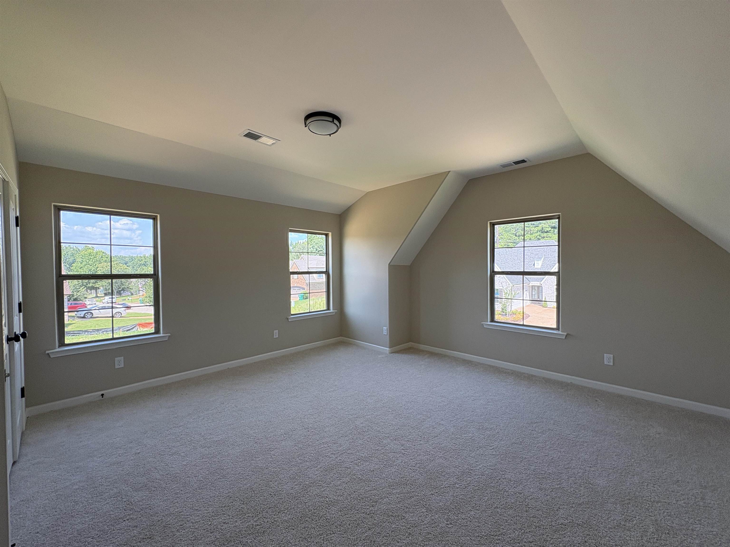90 Ridgefield Dr Property Photo 17