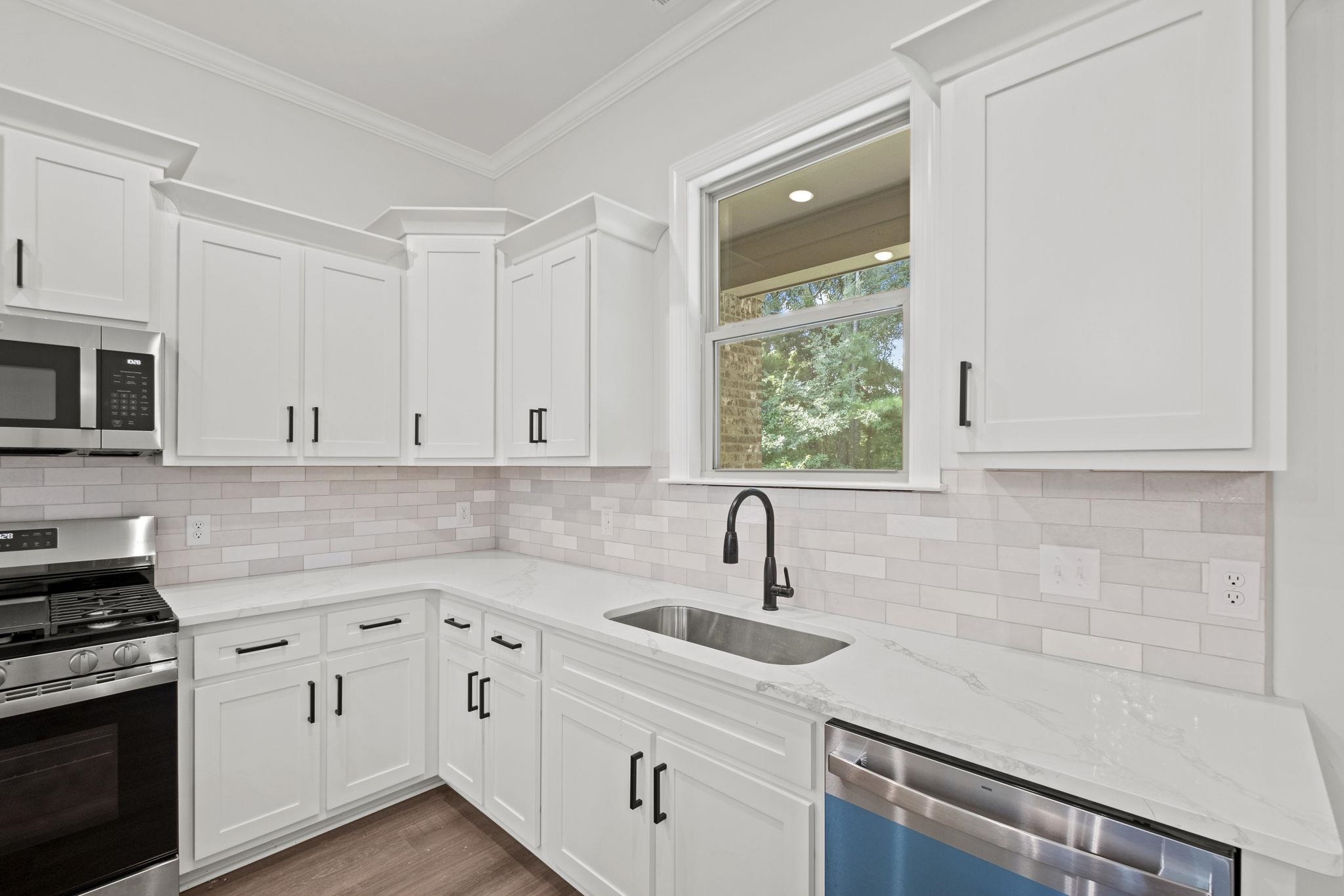 7319 Winterbrook Ln Property Photo 10