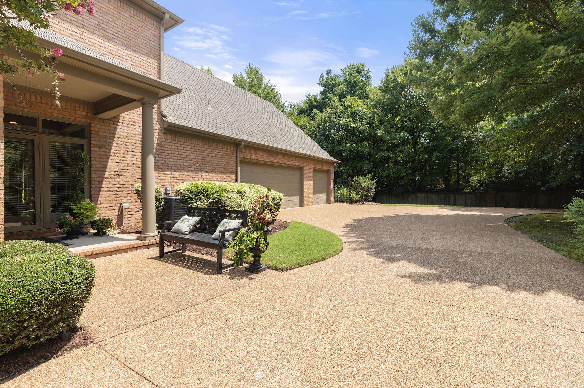 3608 Golf Walk Cir E Property Photo 3