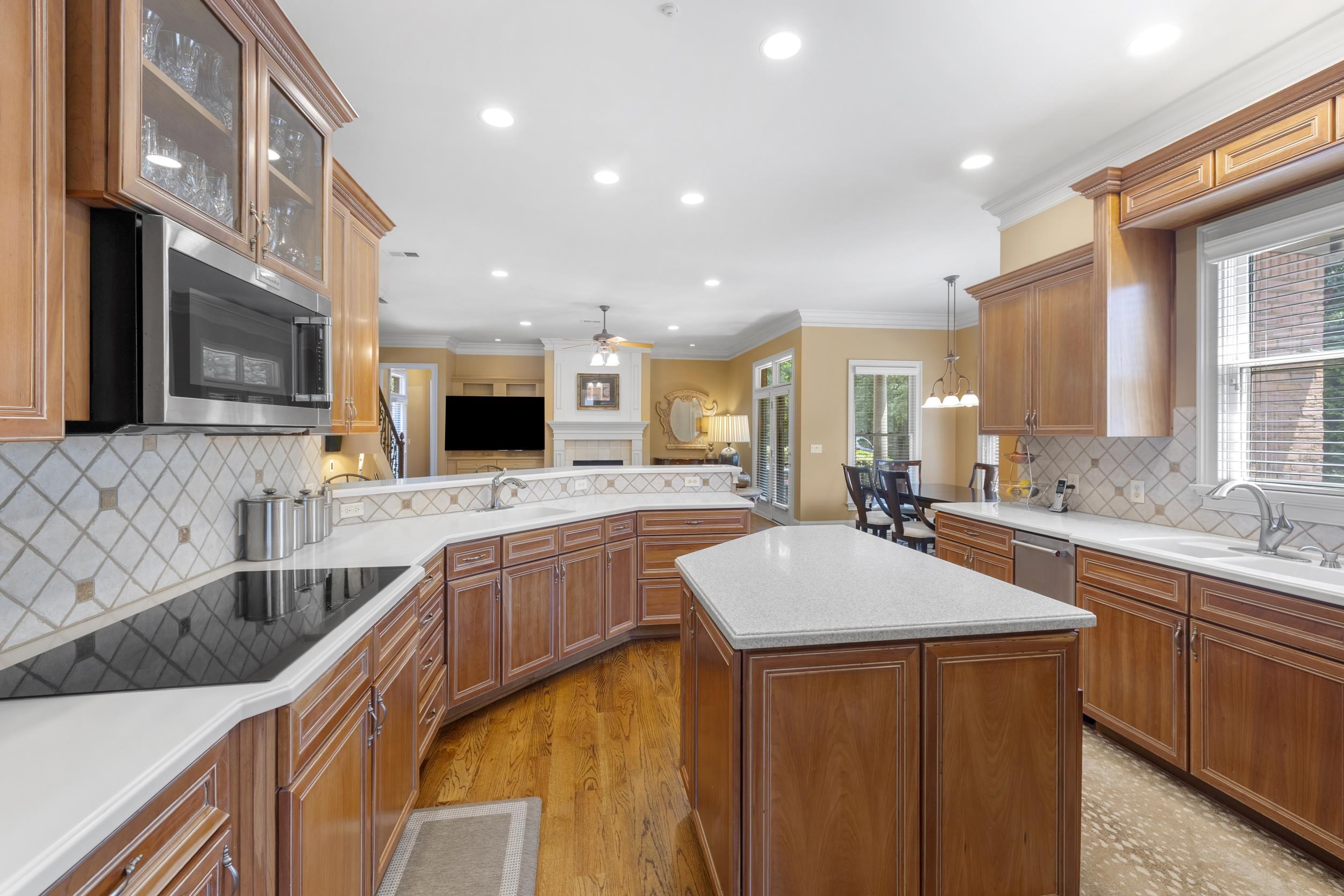 3608 Golf Walk Cir E Property Photo 13
