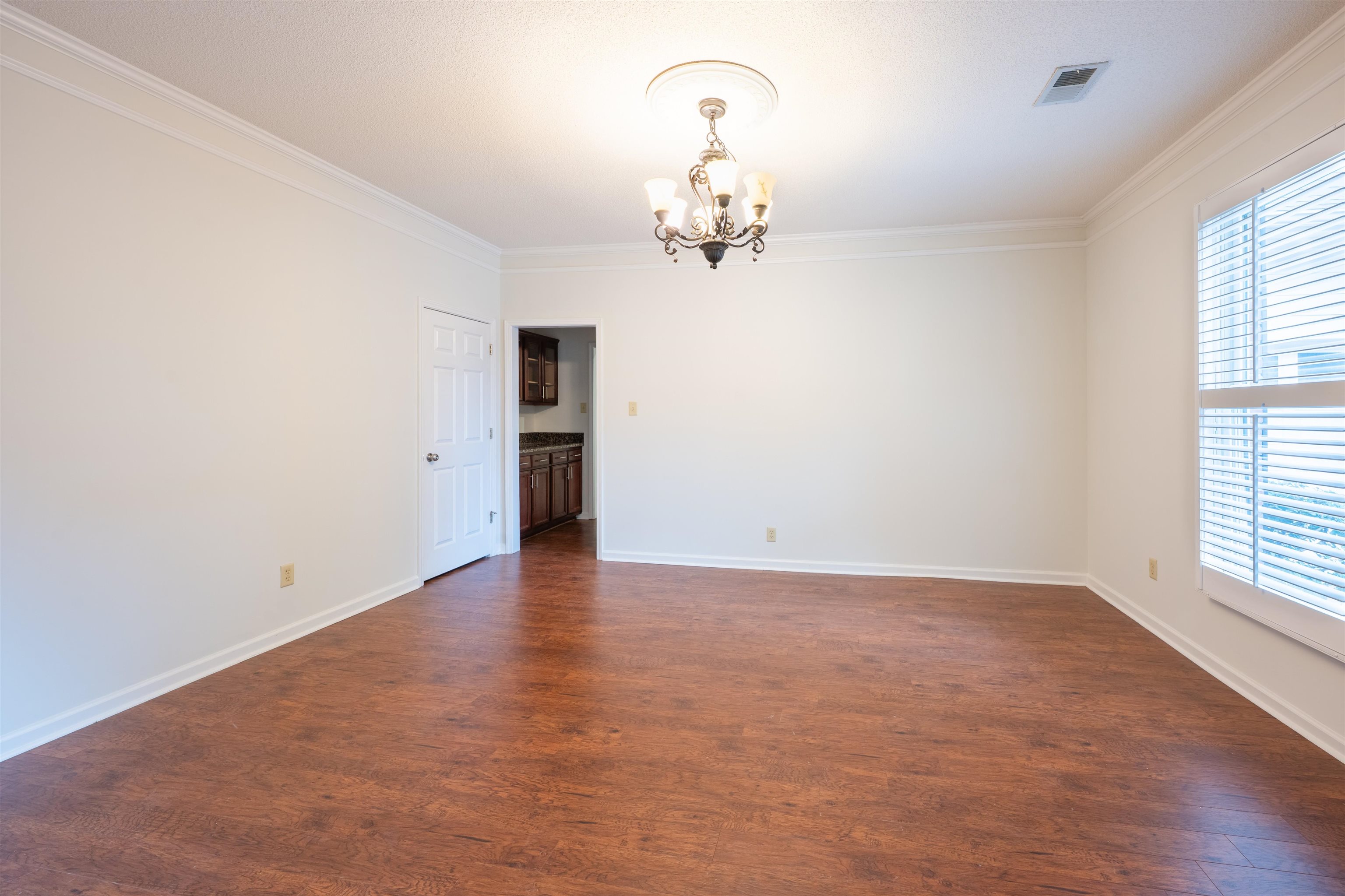 3911 Lighthouse Ln Property Photo 4