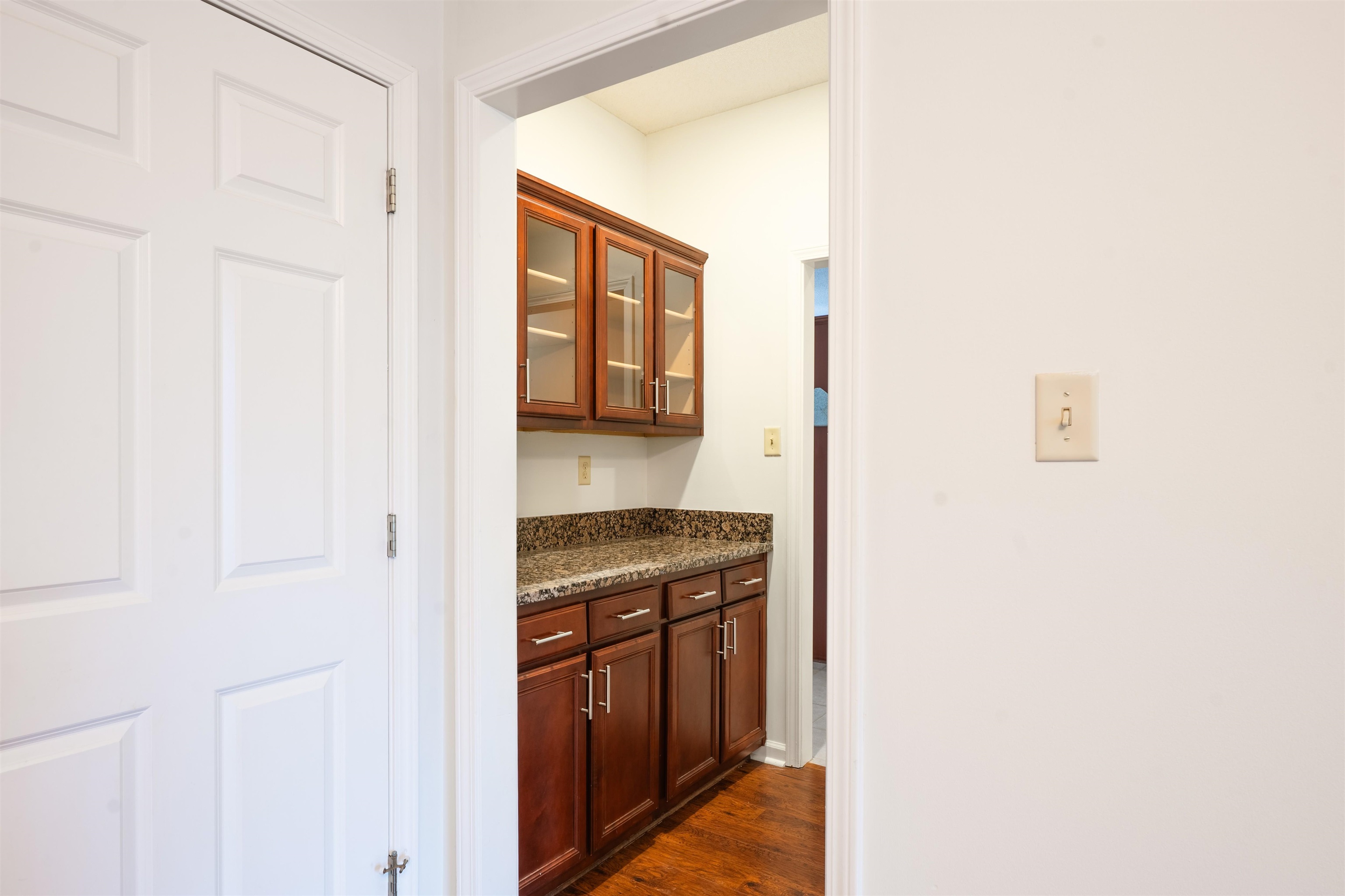 3911 Lighthouse Ln Property Photo 5