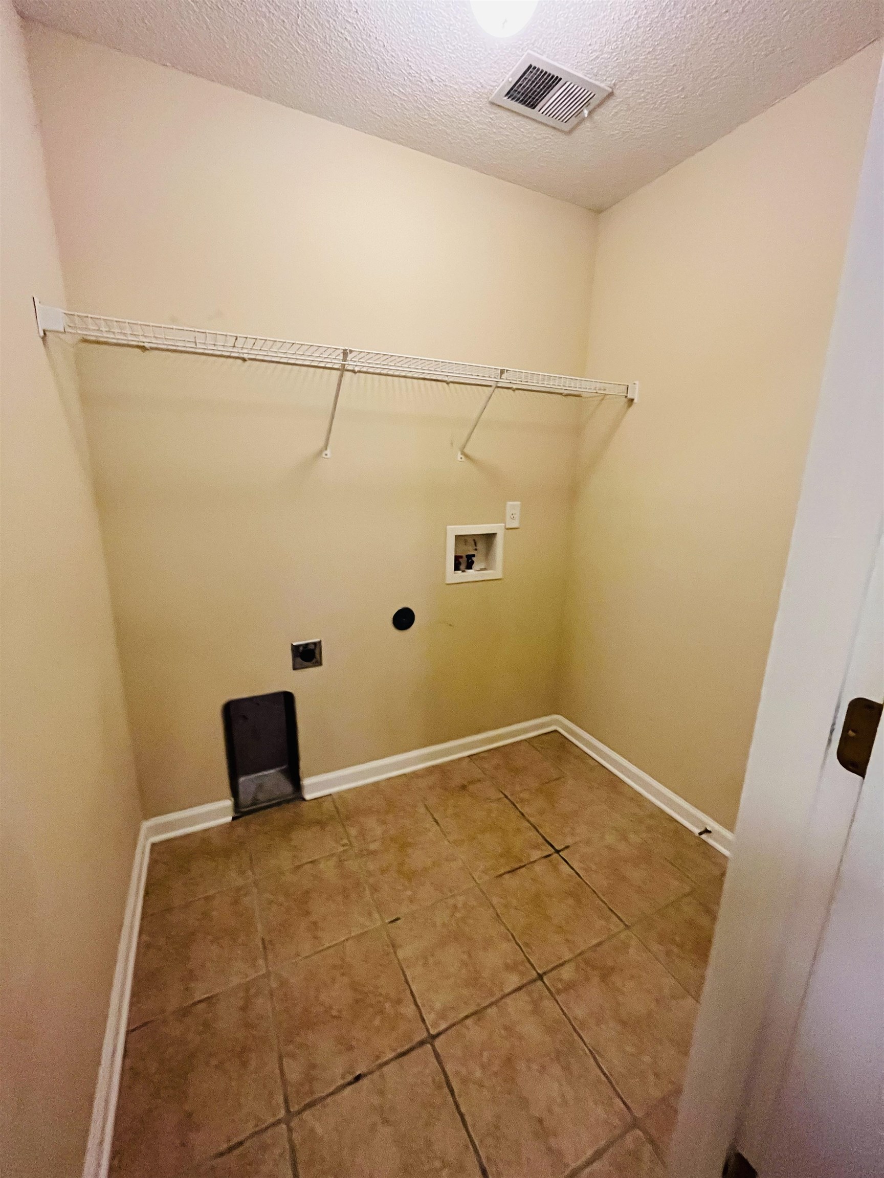 6836 Kamali Ave Property Photo 6