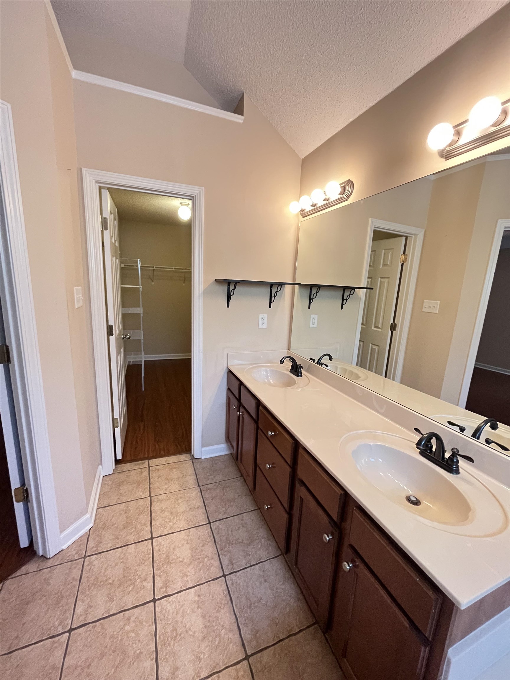 6836 Kamali Ave Property Photo 10