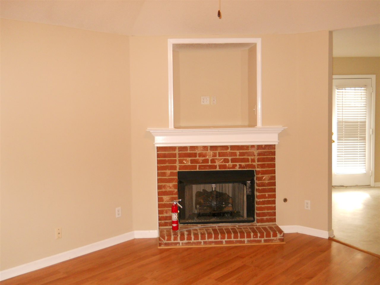1098 Breezy Valley Dr Property Photo 5