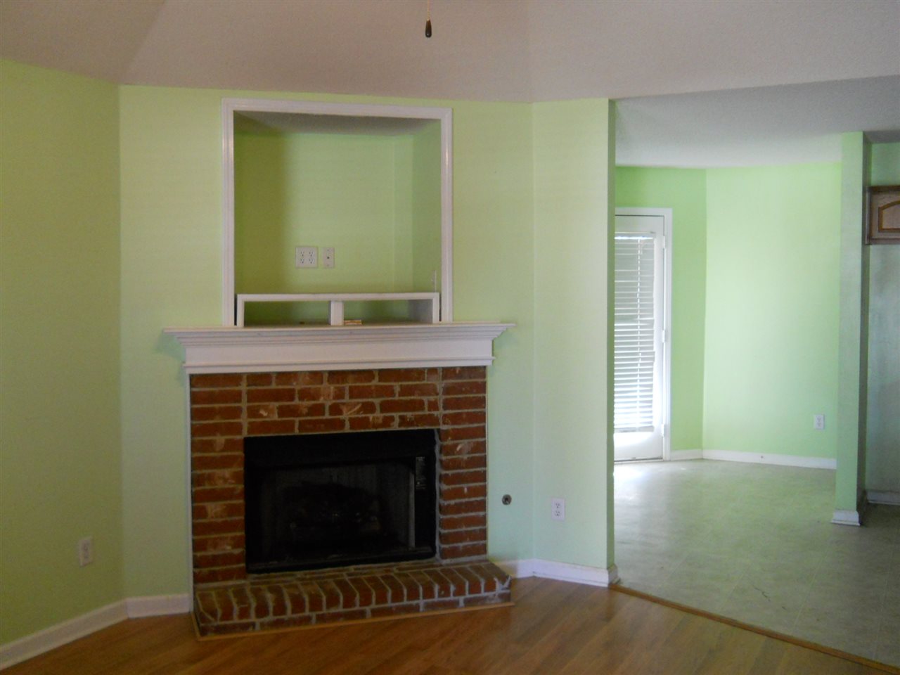 1098 Breezy Valley Dr Property Photo 7