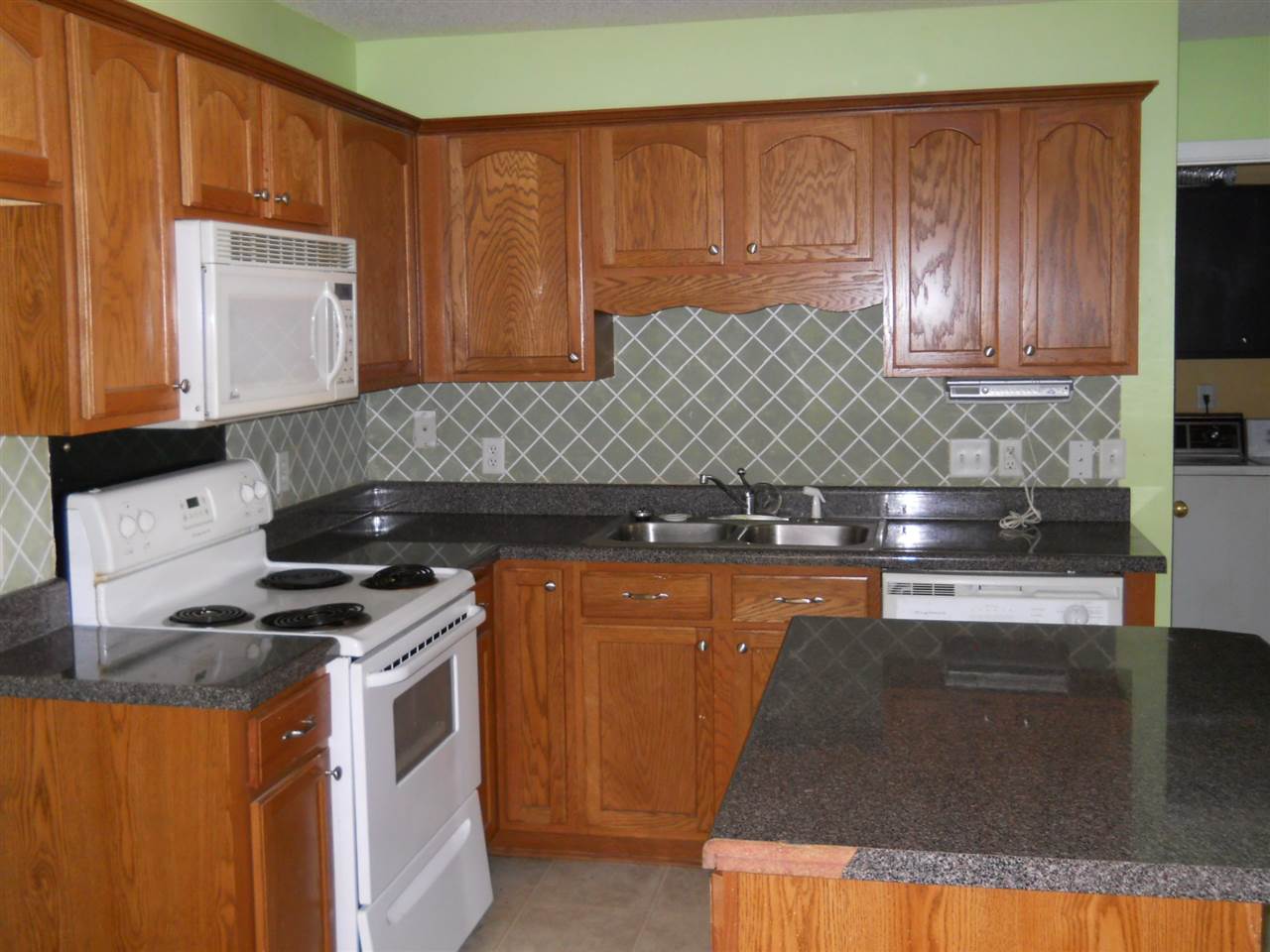 1098 Breezy Valley Dr Property Photo 8