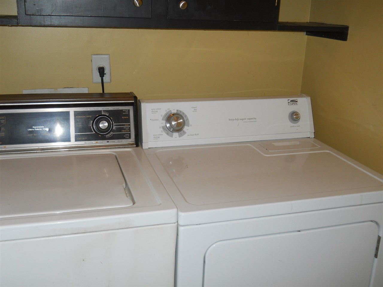 1098 Breezy Valley Dr Property Photo 10