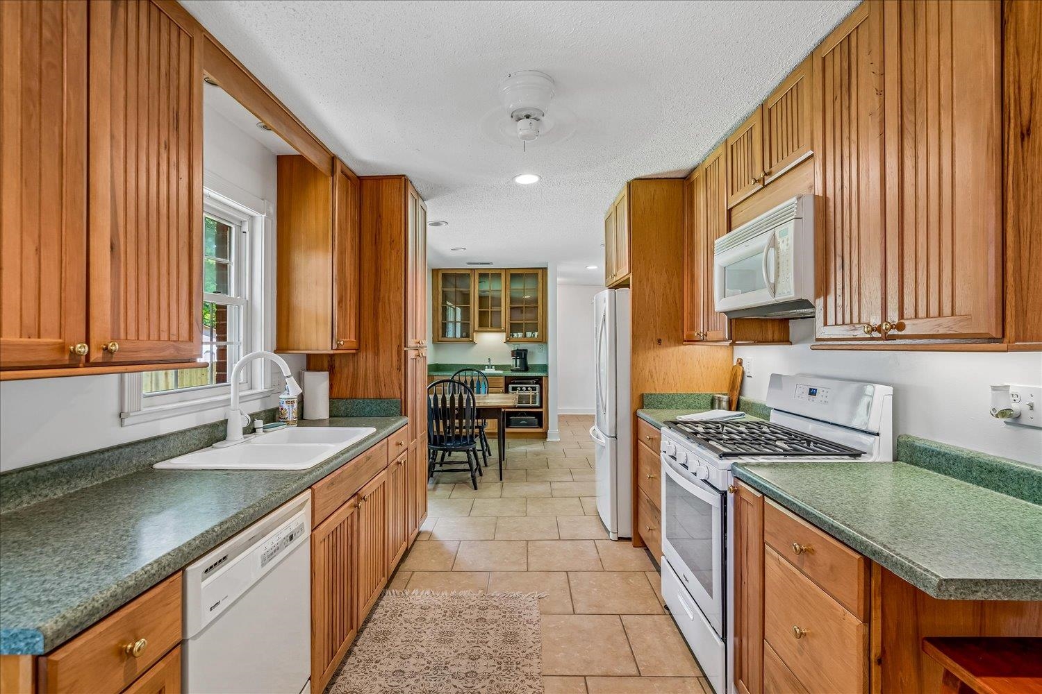 1528 Holly Hill Dr Property Photo 10