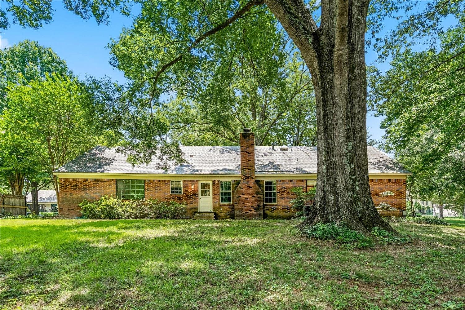 1528 Holly Hill Dr Property Photo 24