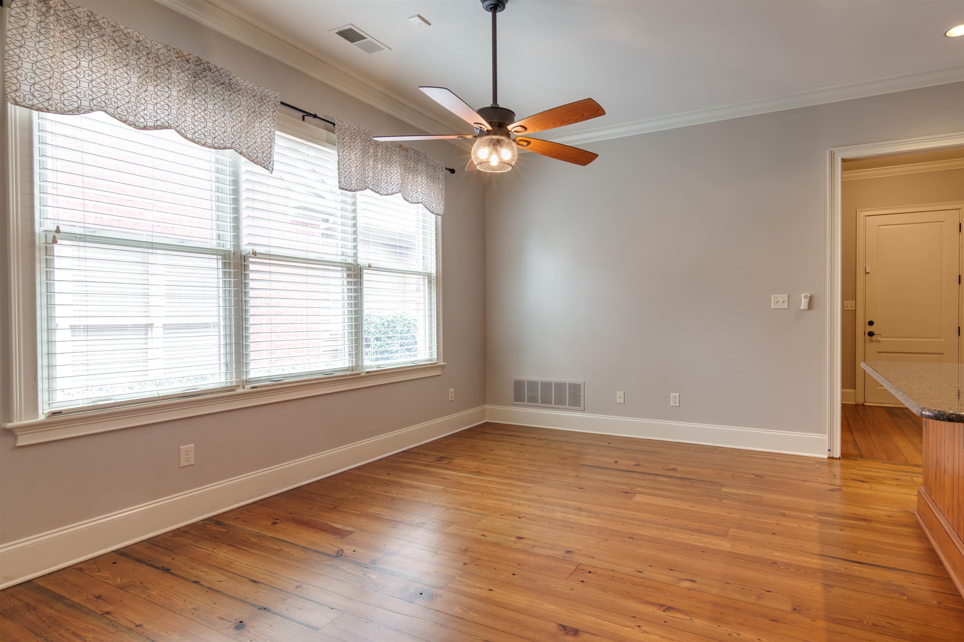 362 Shively Ave Property Photo 9