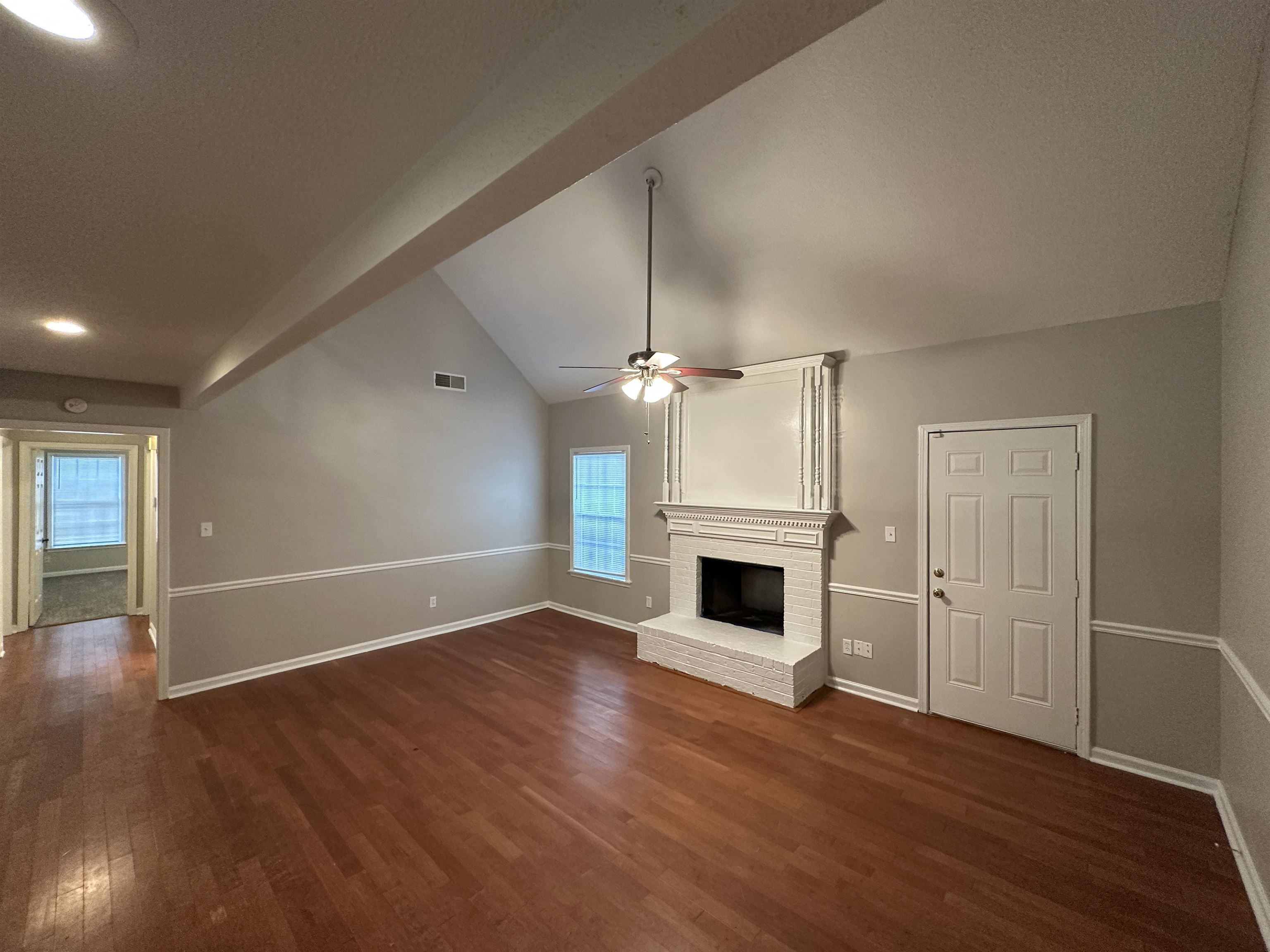 4439 Green Creek Dr Property Photo 3
