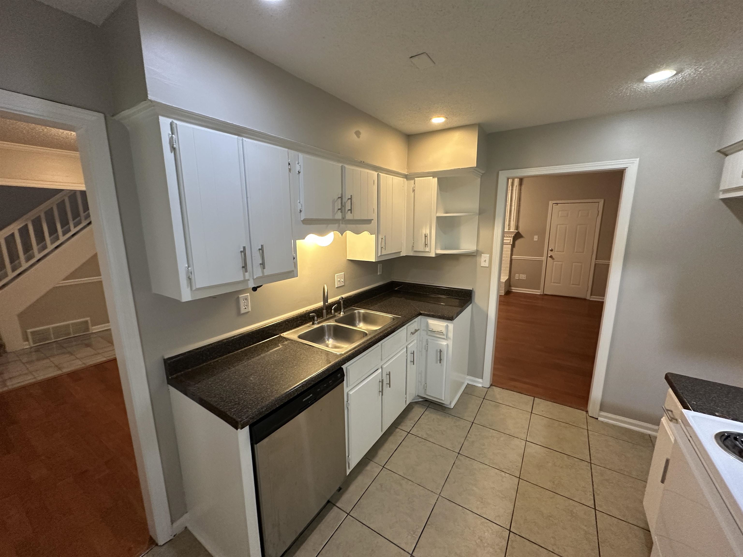 4439 Green Creek Dr Property Photo 5