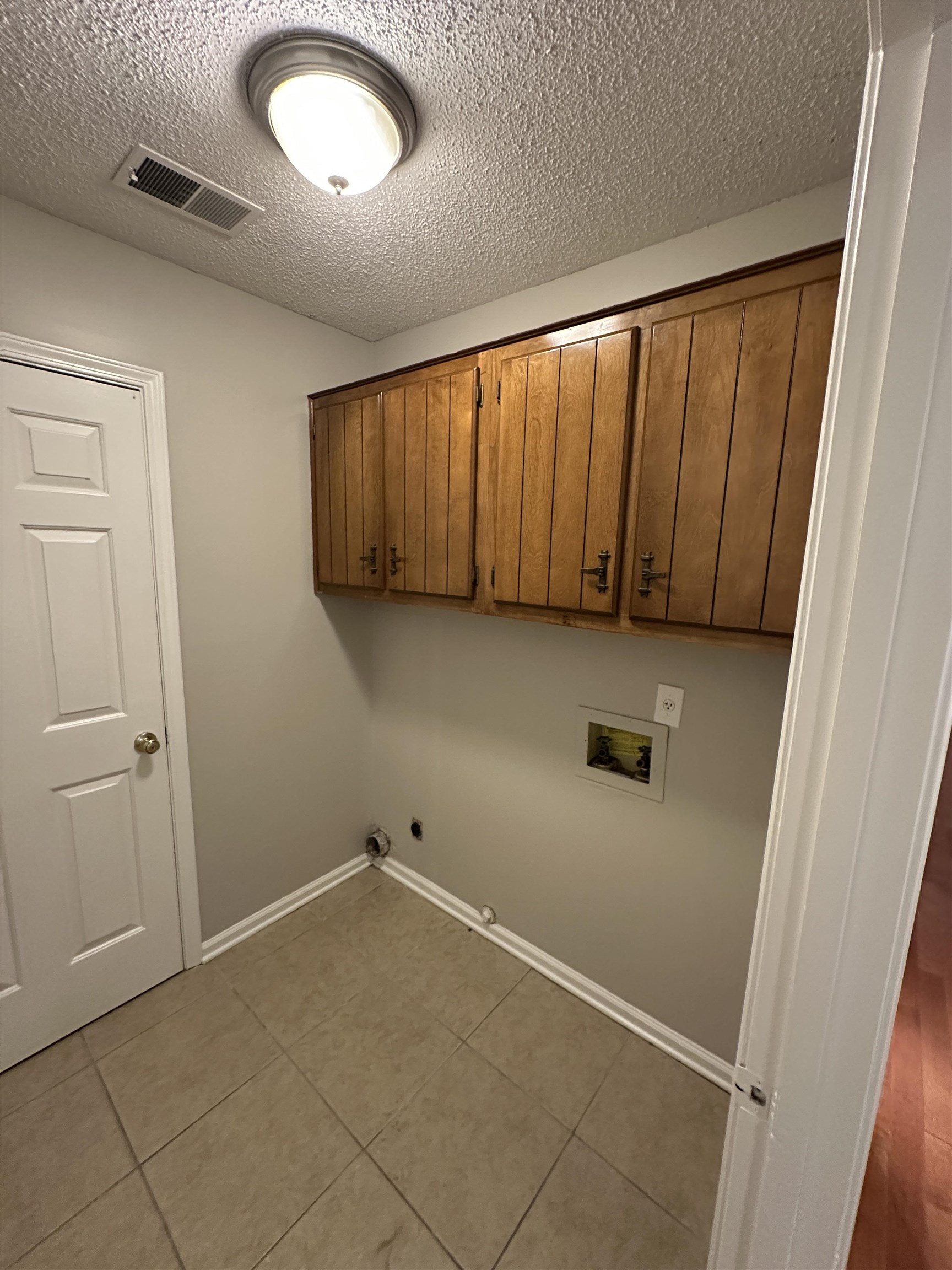 4439 Green Creek Dr Property Photo 11