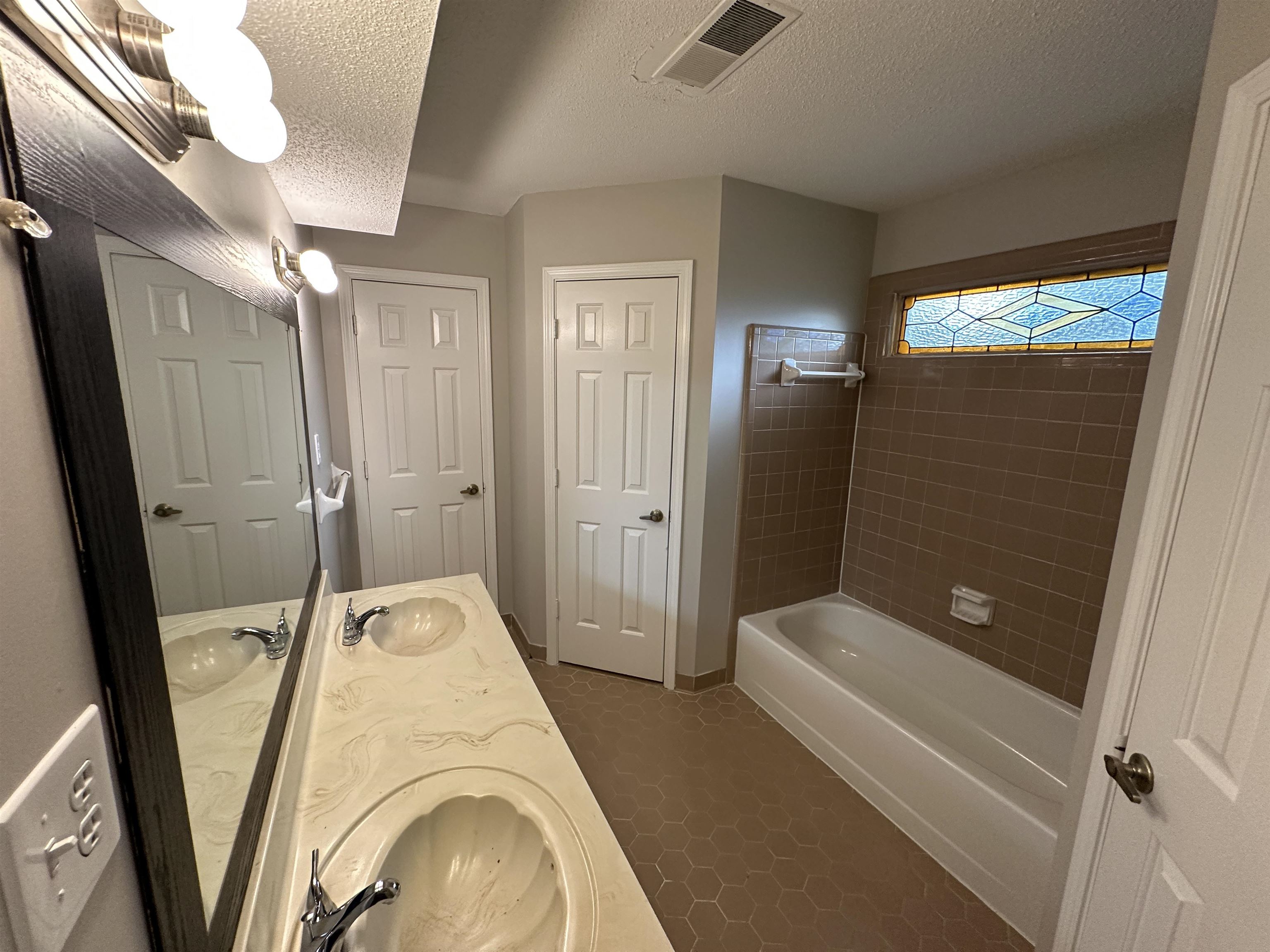 4439 Green Creek Dr Property Photo 14