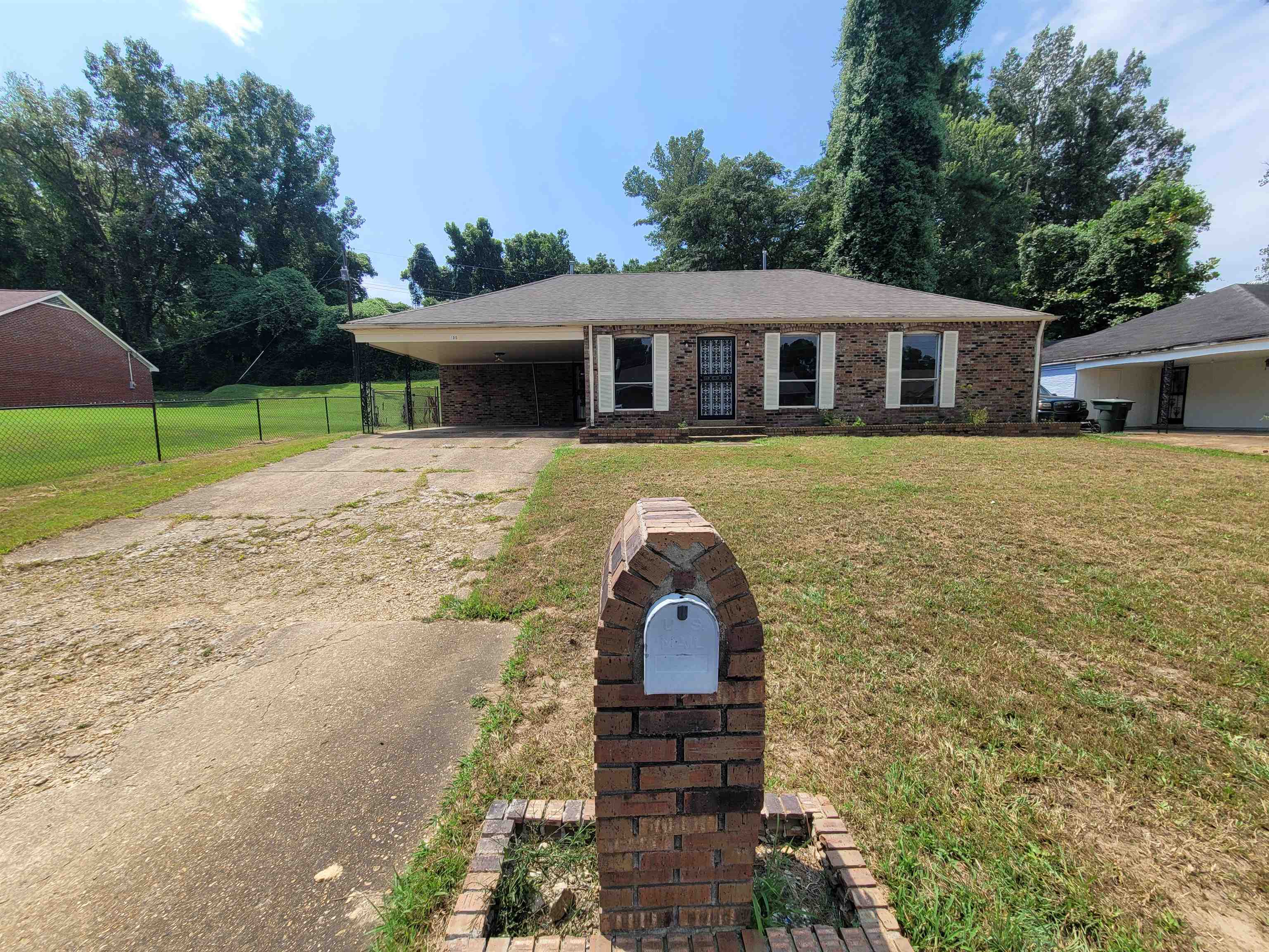1313 Ryanwood Ave Property Photo 2
