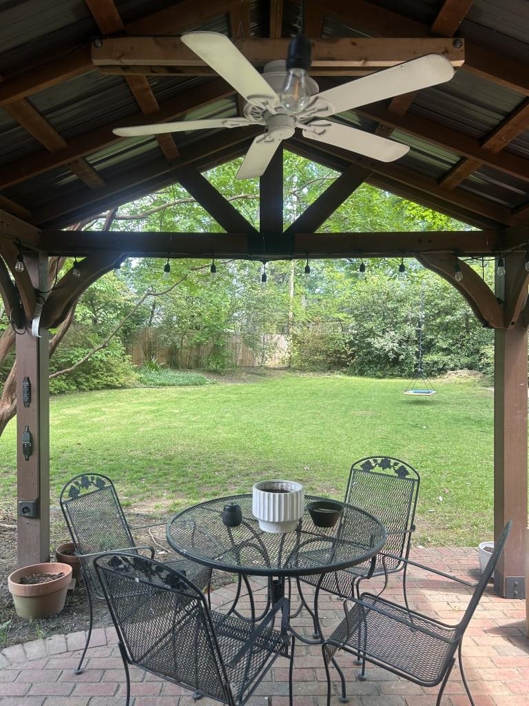286 Belhaven St Property Photo 4