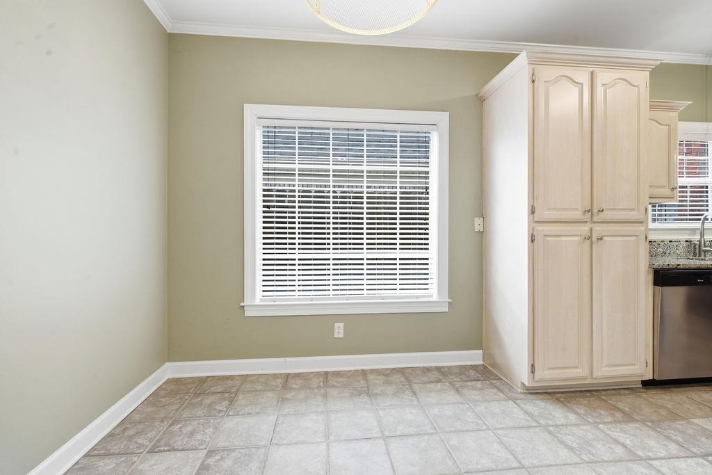 4450 Aberton Dr Property Photo 8