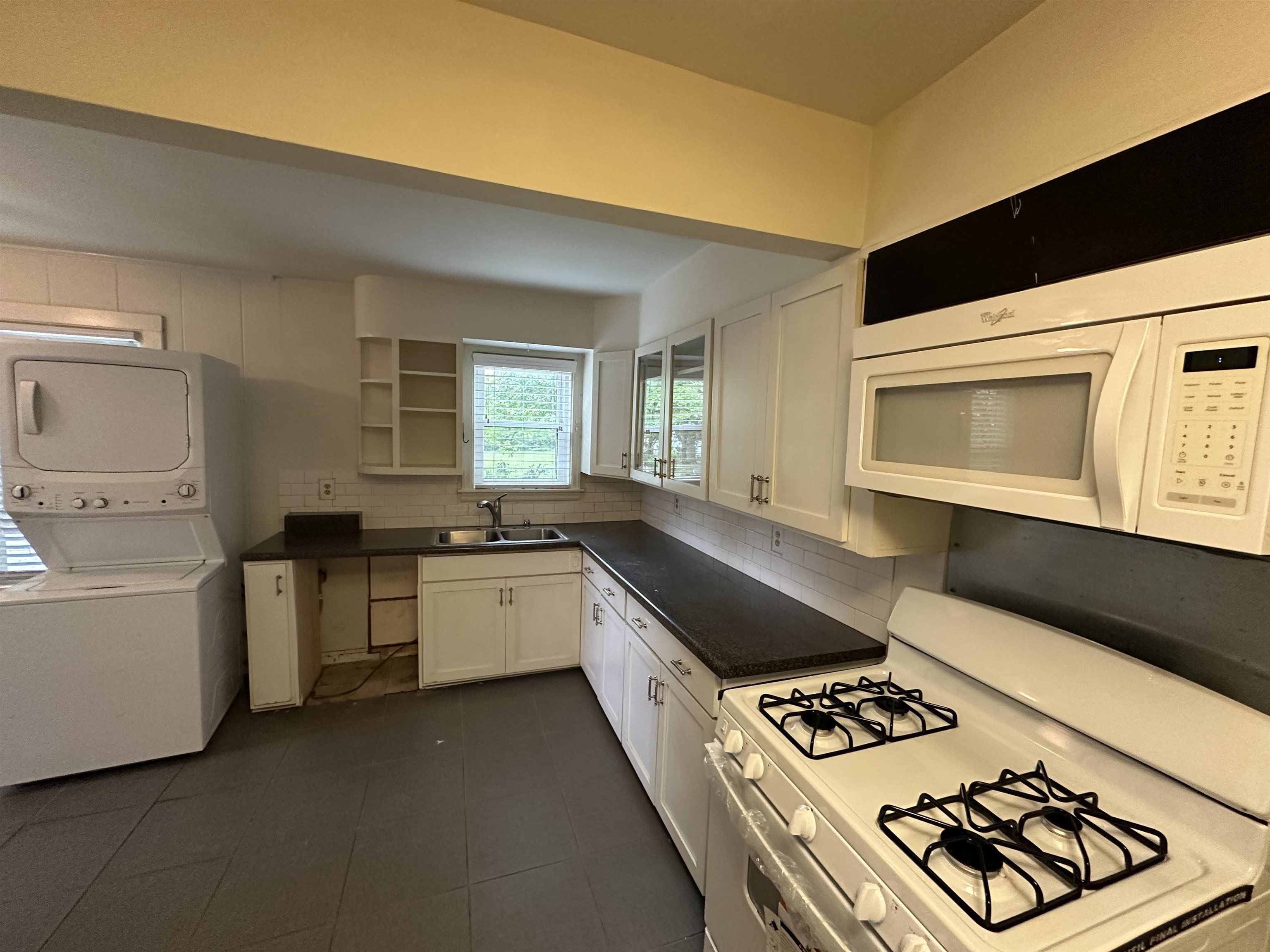 2888 Midland Ave Property Photo 4