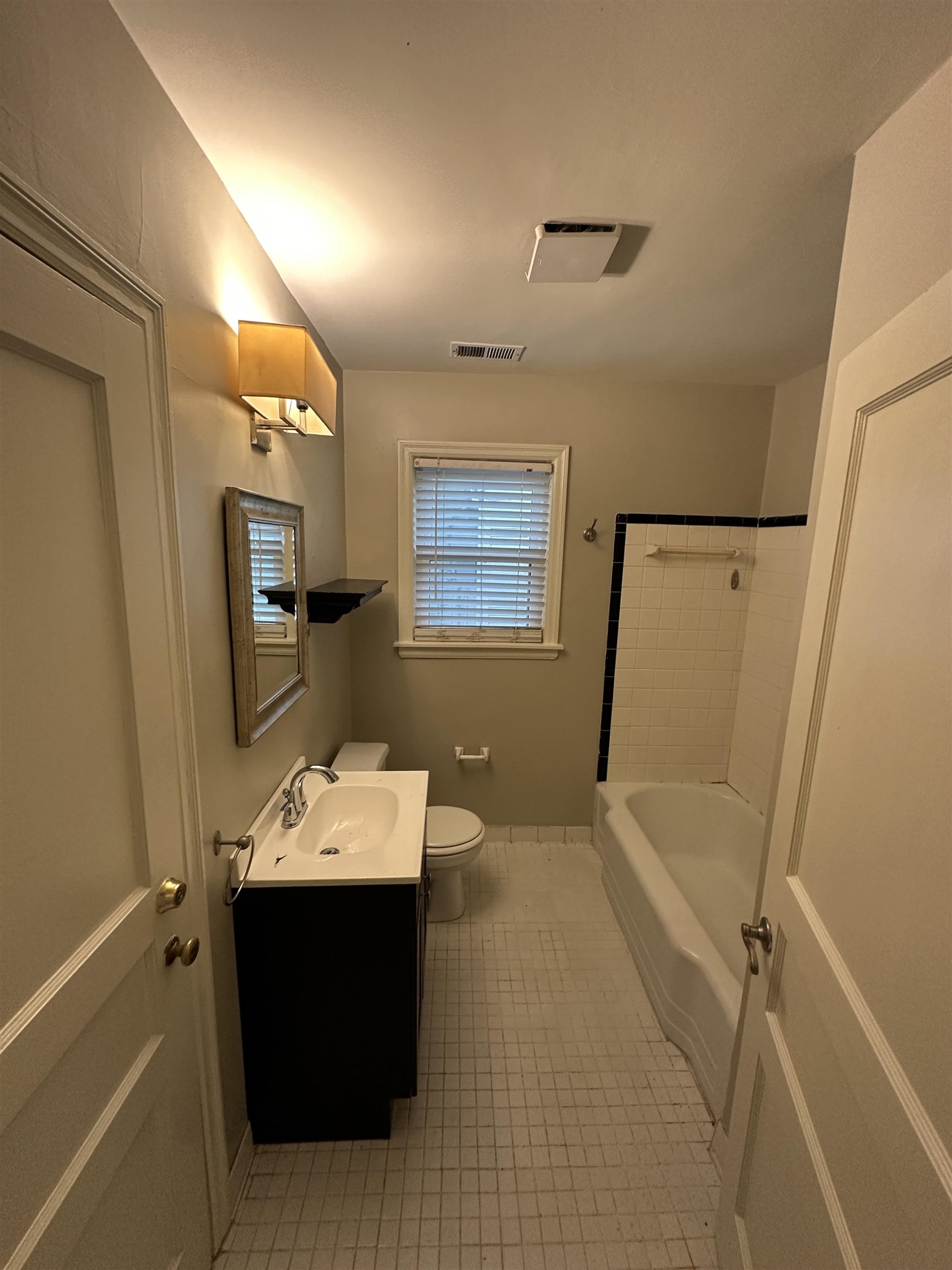 2888 Midland Ave Property Photo 6
