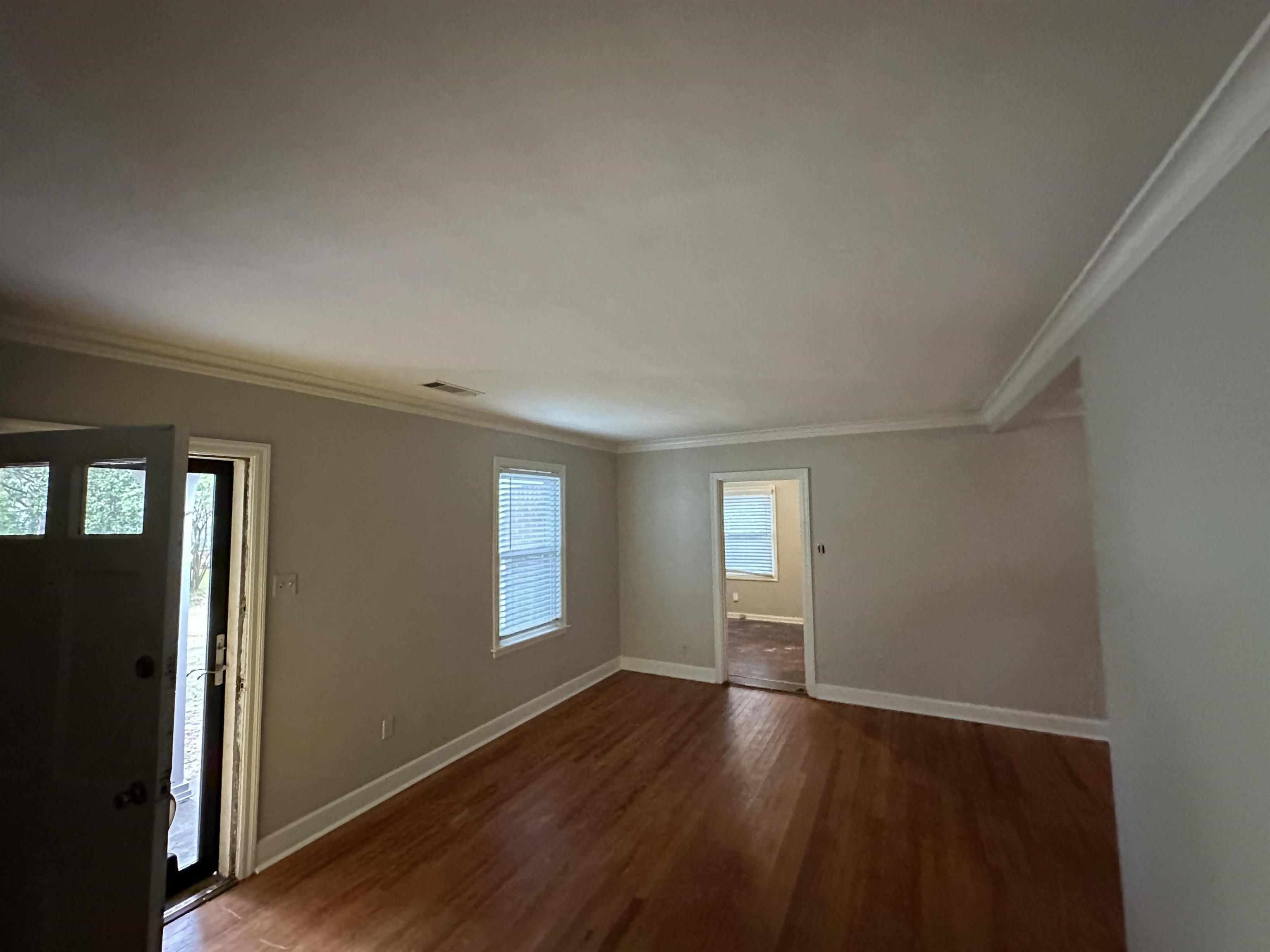 2888 Midland Ave Property Photo 8