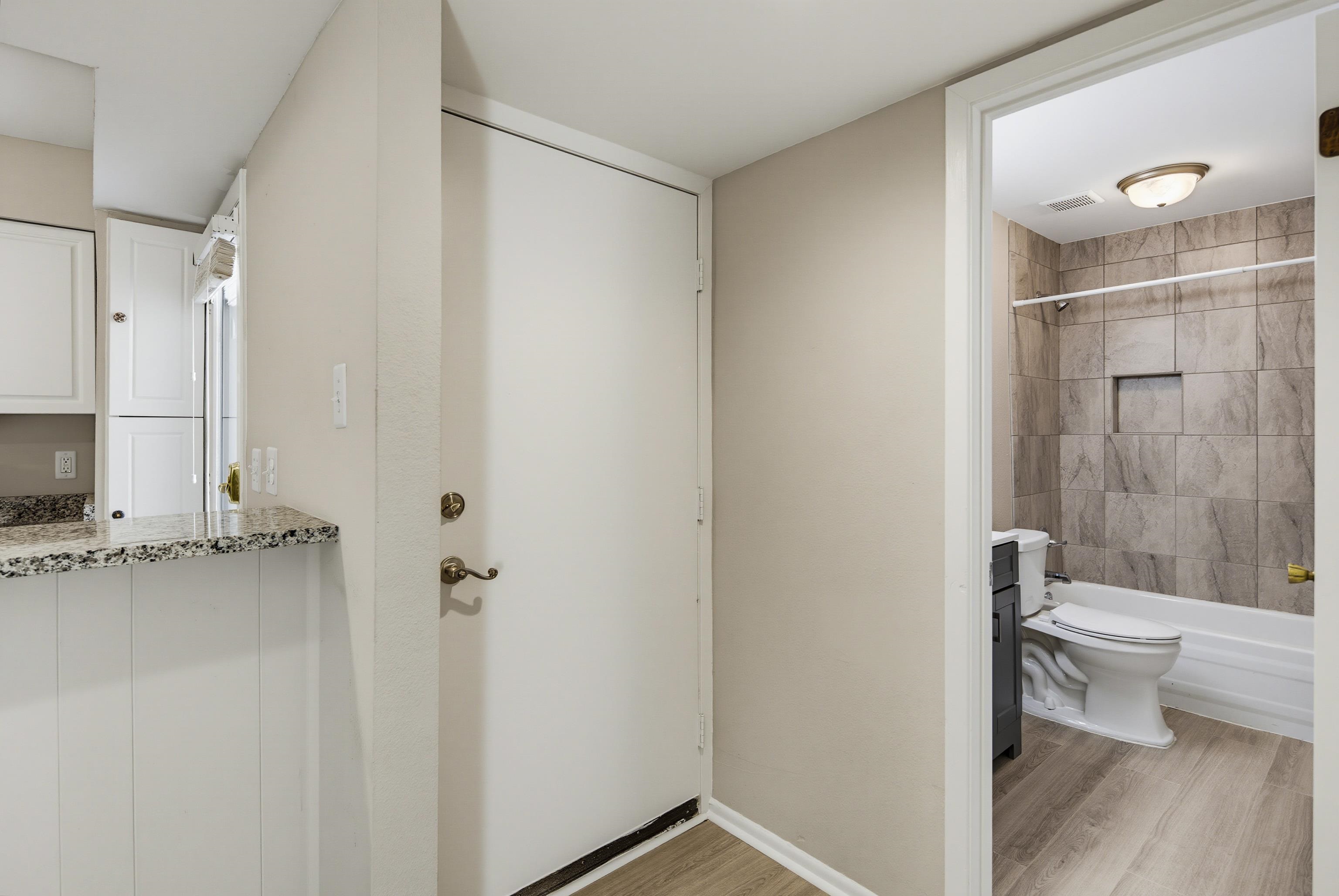 6744 Quail Hollow Ct 1 Property Photo 3