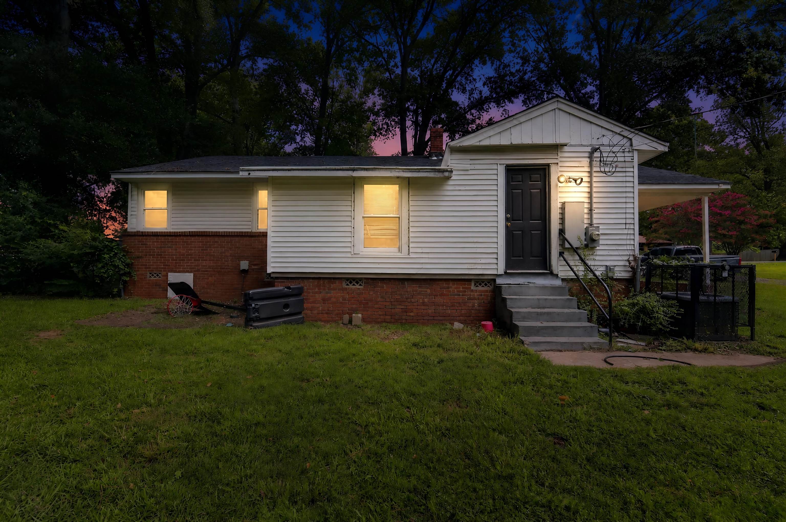 329 SULLIVAN DR Property Photo 1