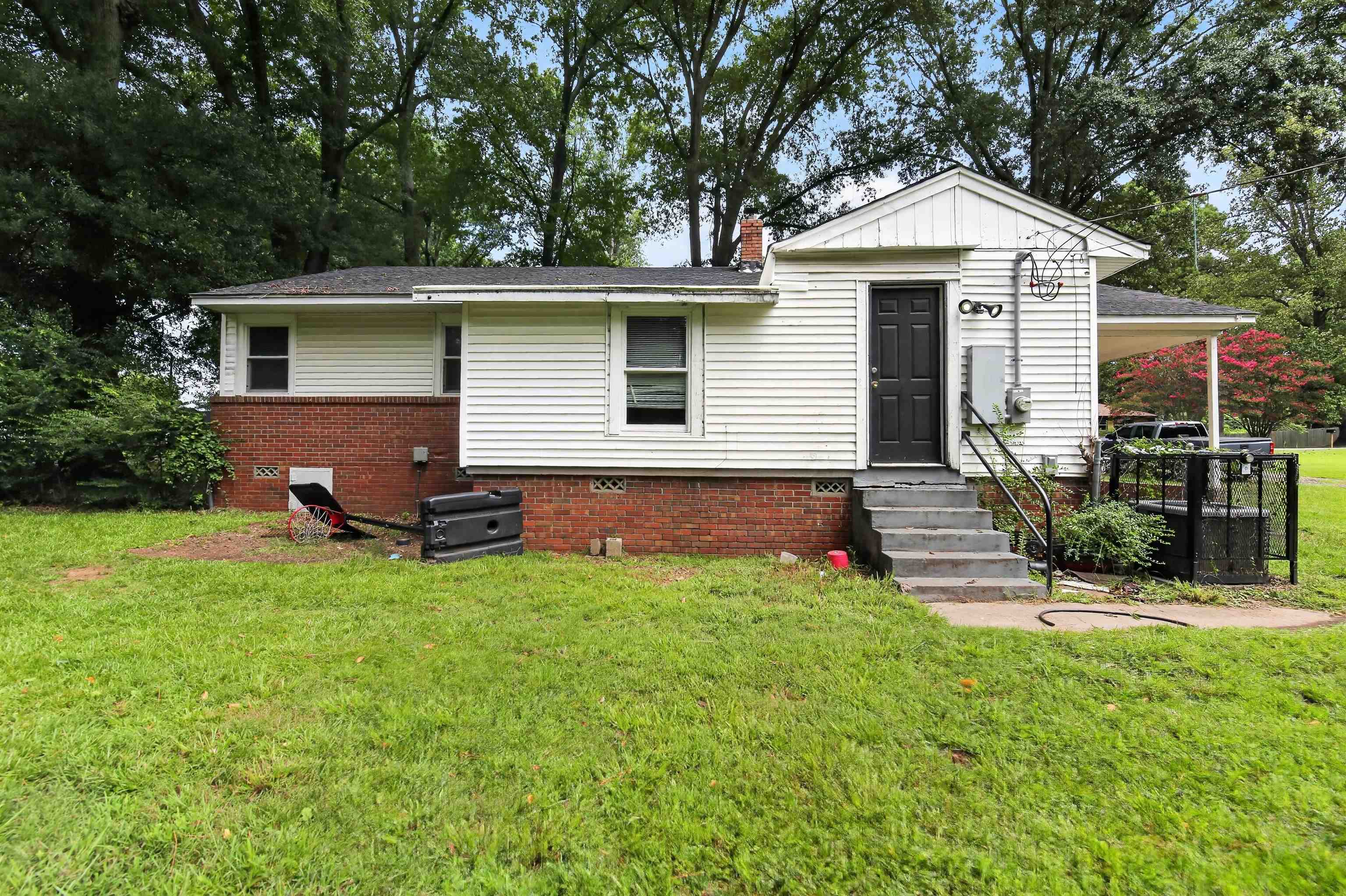 329 Sullivan Dr Property Photo 2