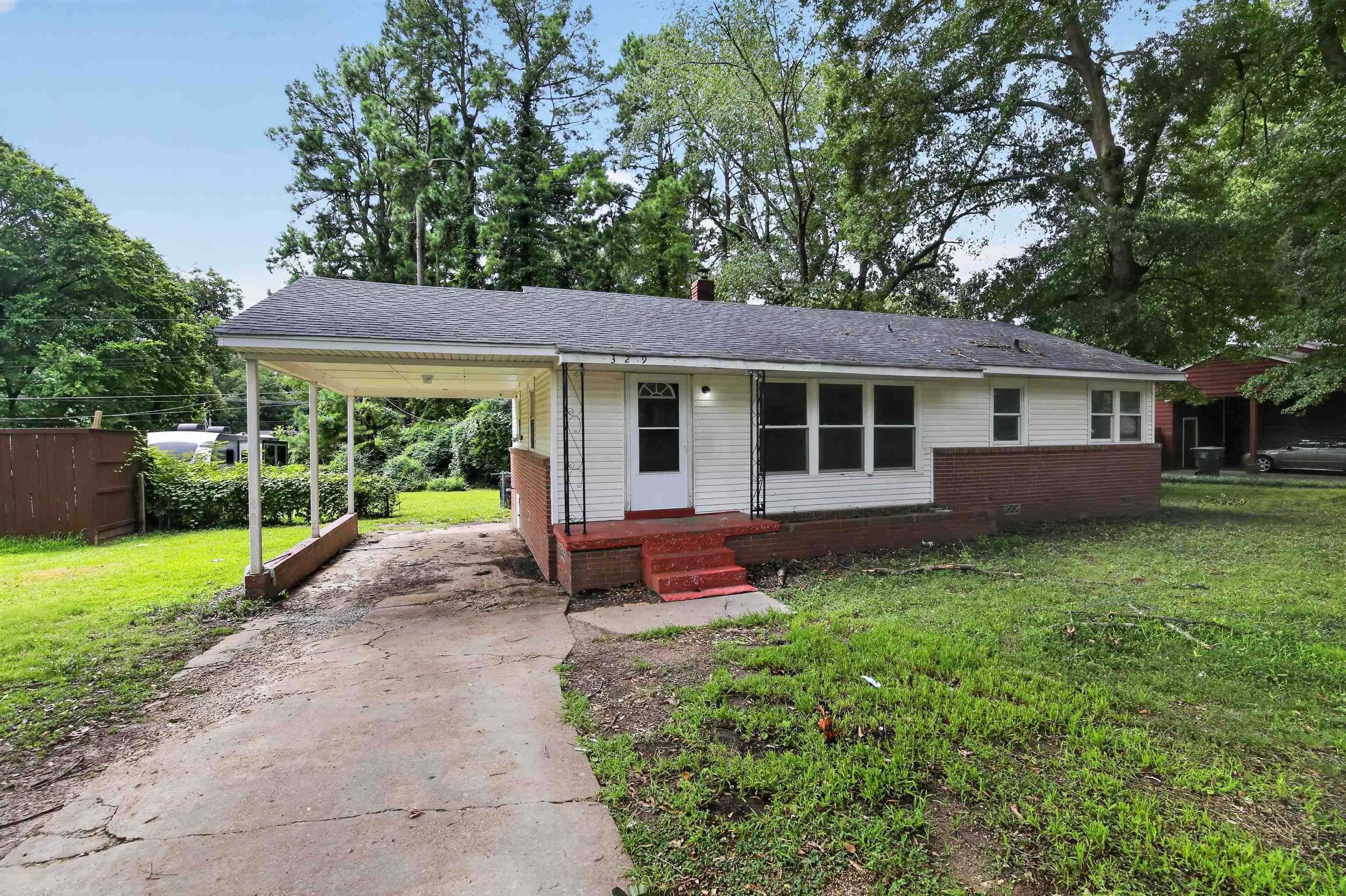 329 Sullivan Dr Property Photo 3