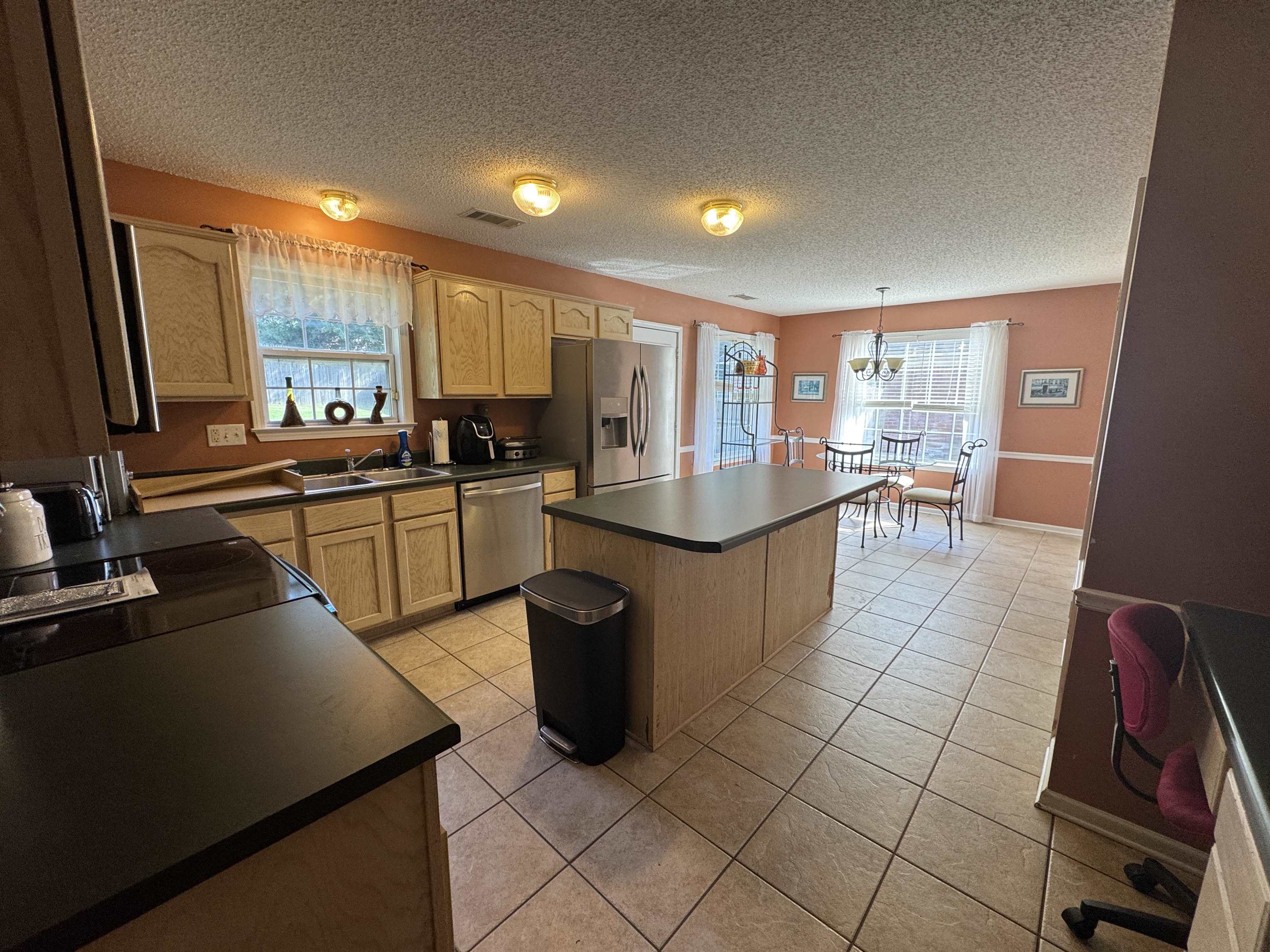 11805 Patrick St Property Photo 3