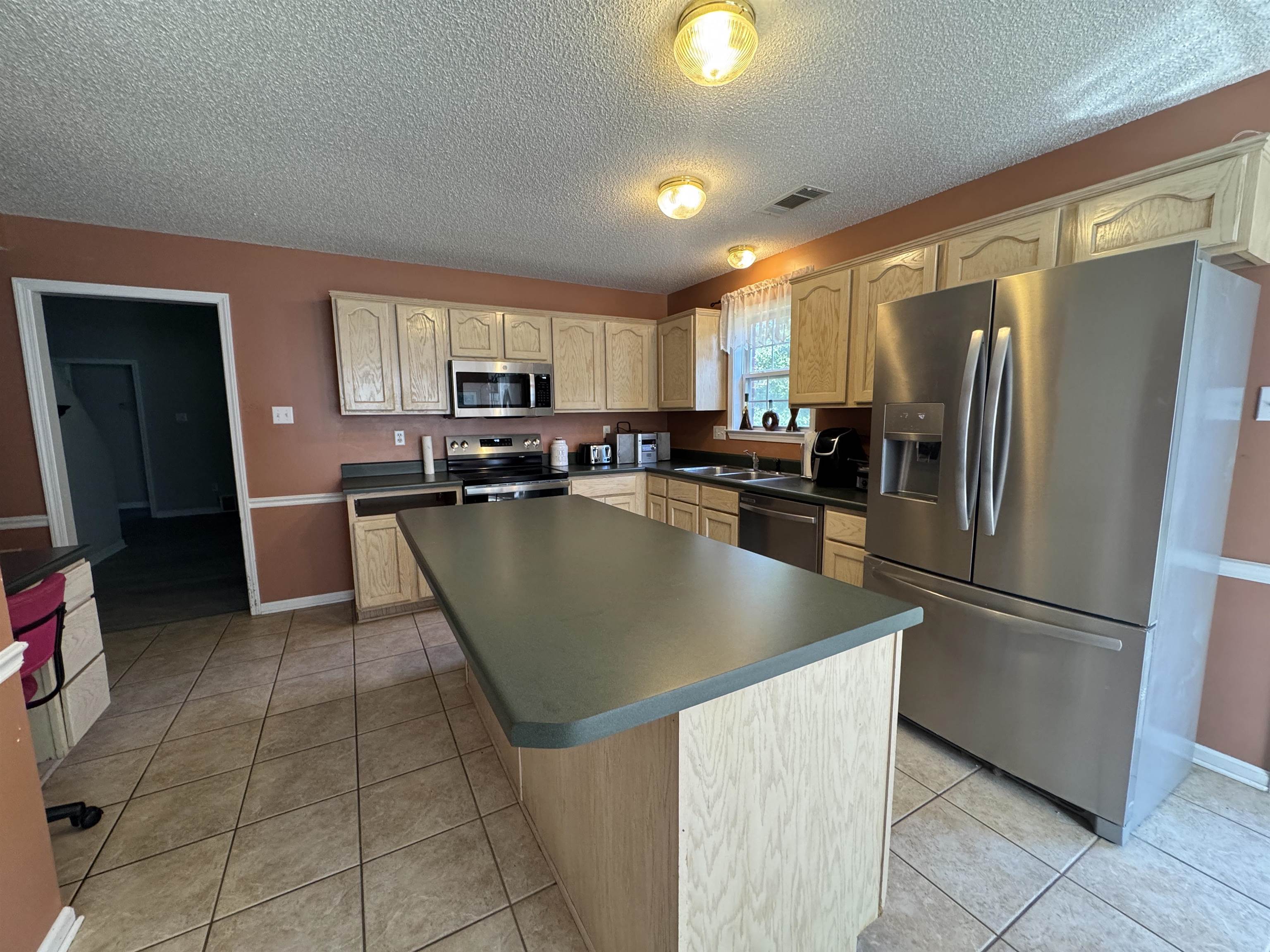 11805 Patrick St Property Photo 4