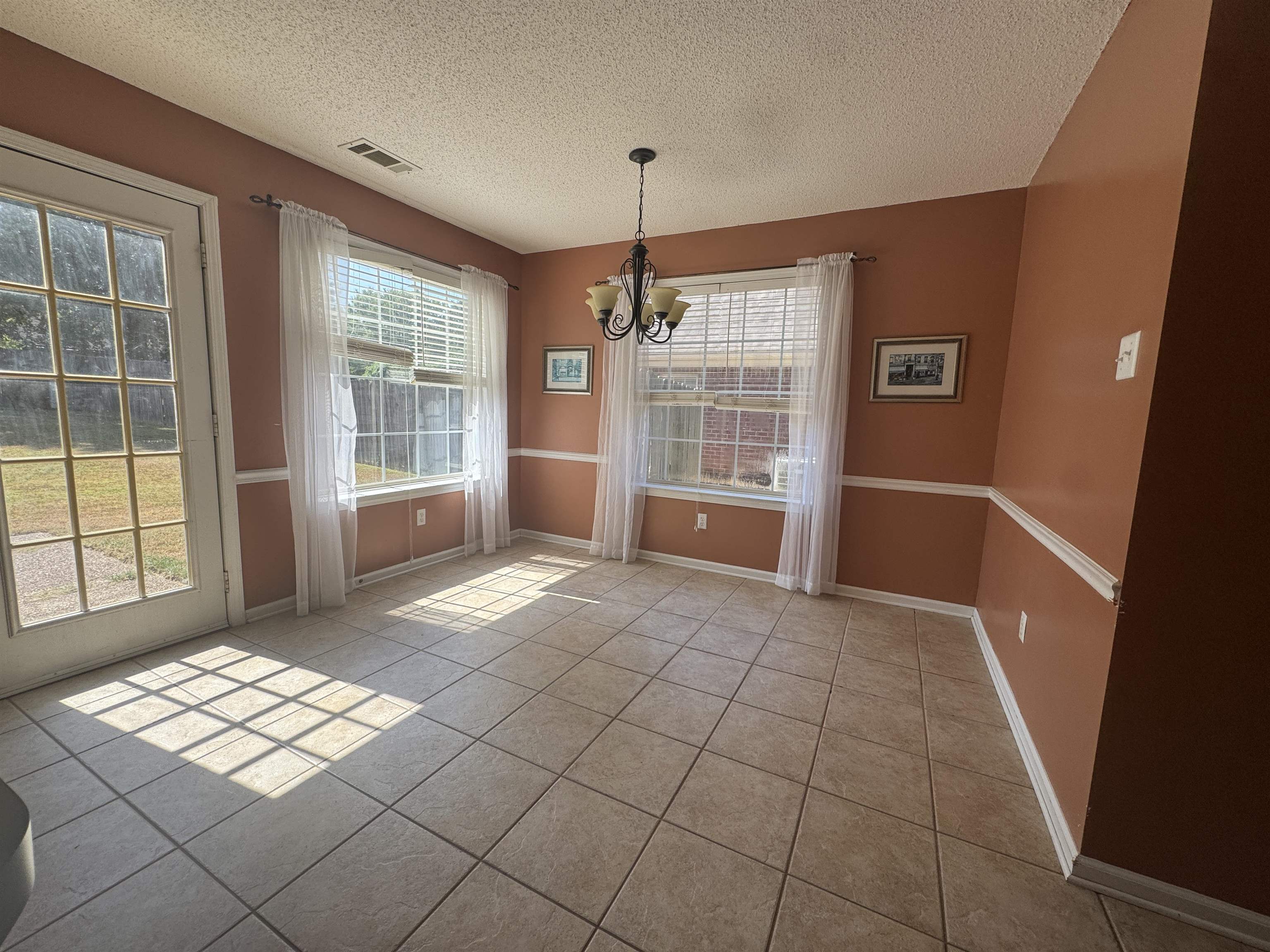11805 Patrick St Property Photo 6
