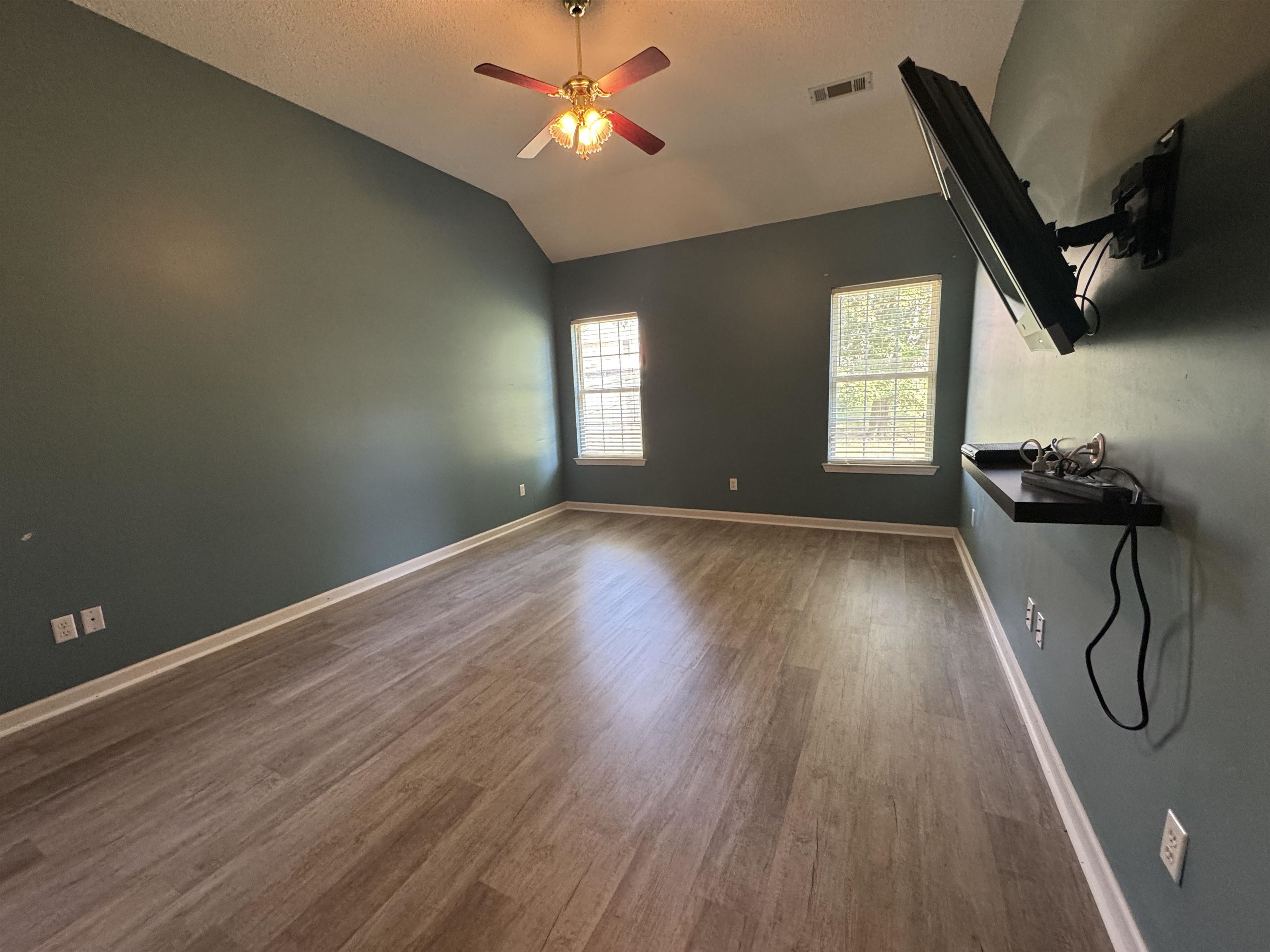 11805 Patrick St Property Photo 7