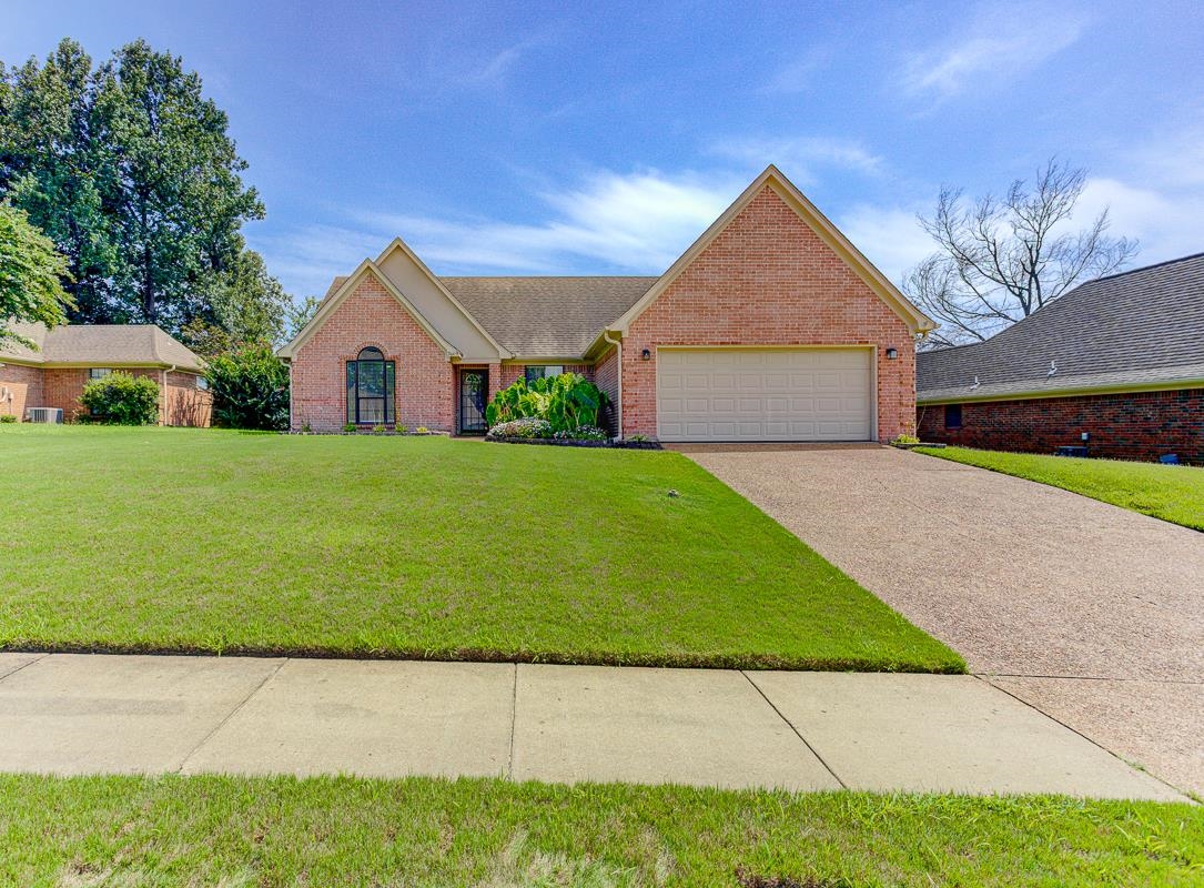 7669 SHADOW HILLS DR Property Photo 1