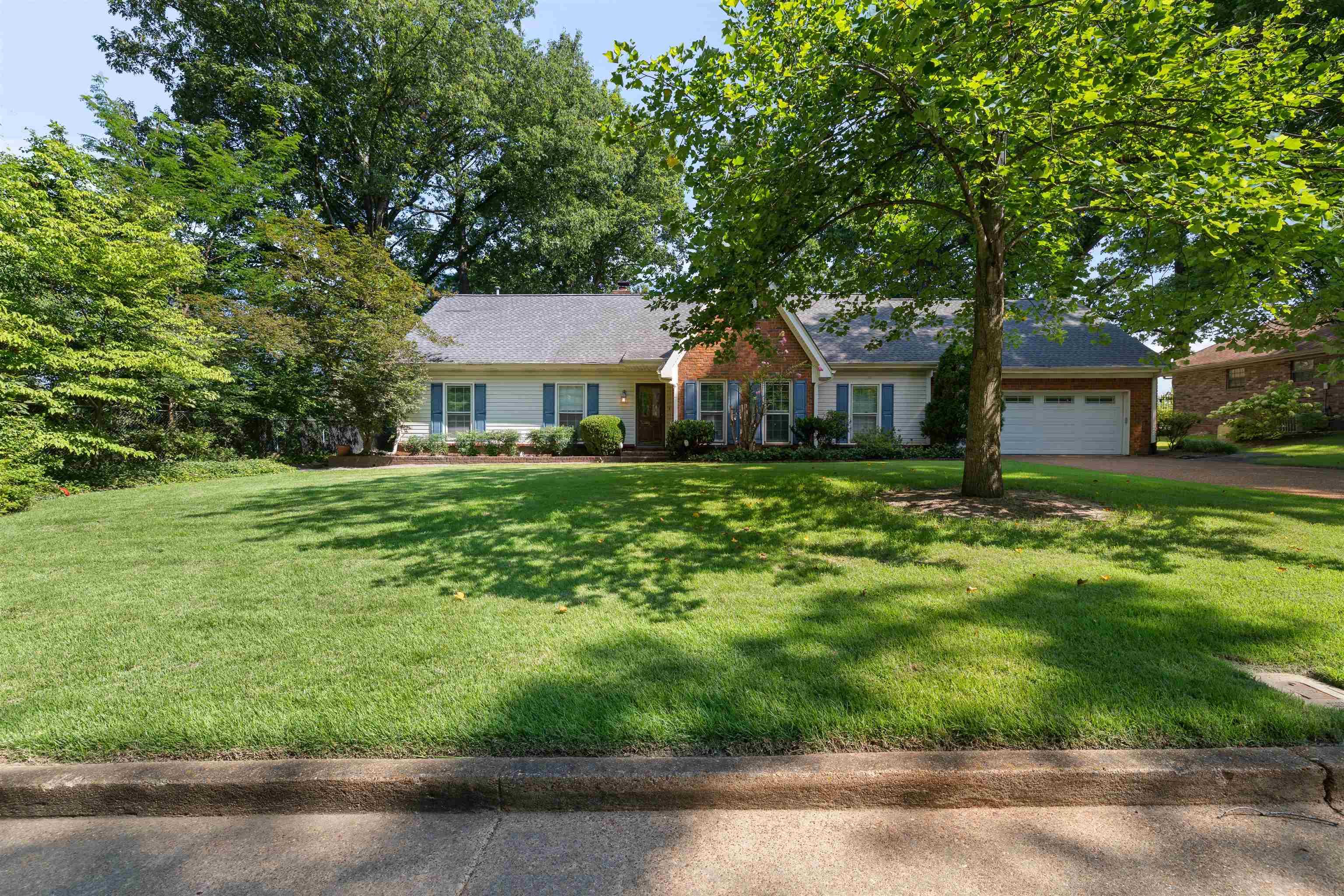 7168 Egerton Ln Property Photo 1